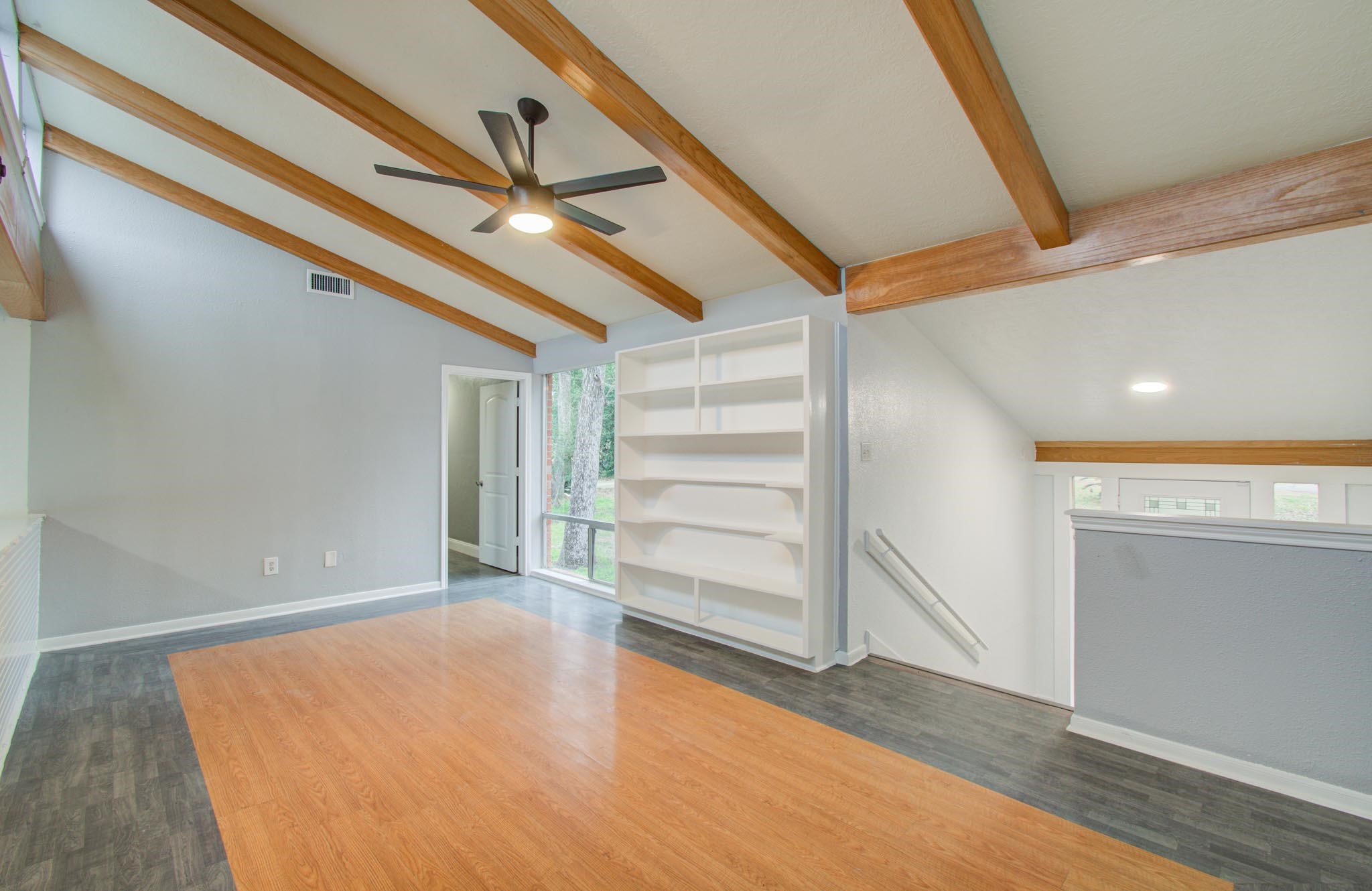 417 Brook Hollow Drive, Conroe, TX 77385