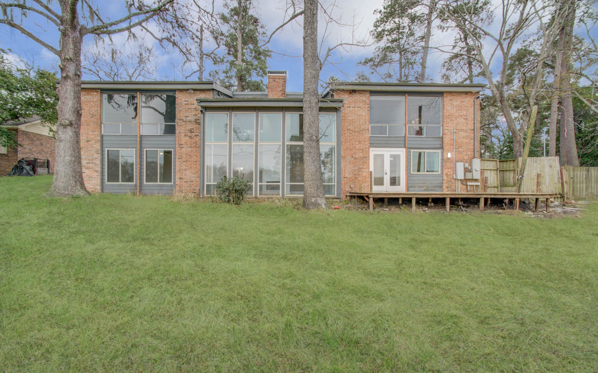 417 Brook Hollow Drive, Conroe, TX 77385