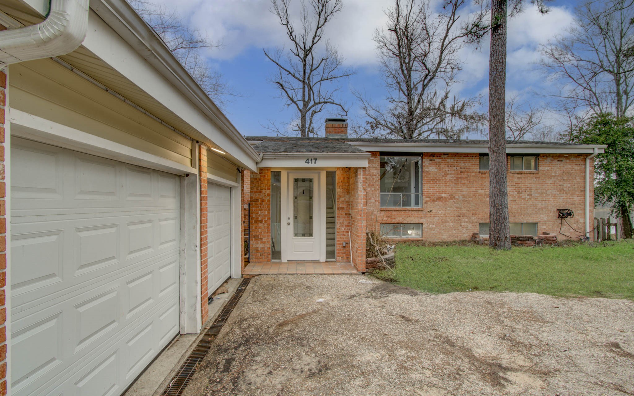 417 Brook Hollow Drive, Conroe, TX 77385