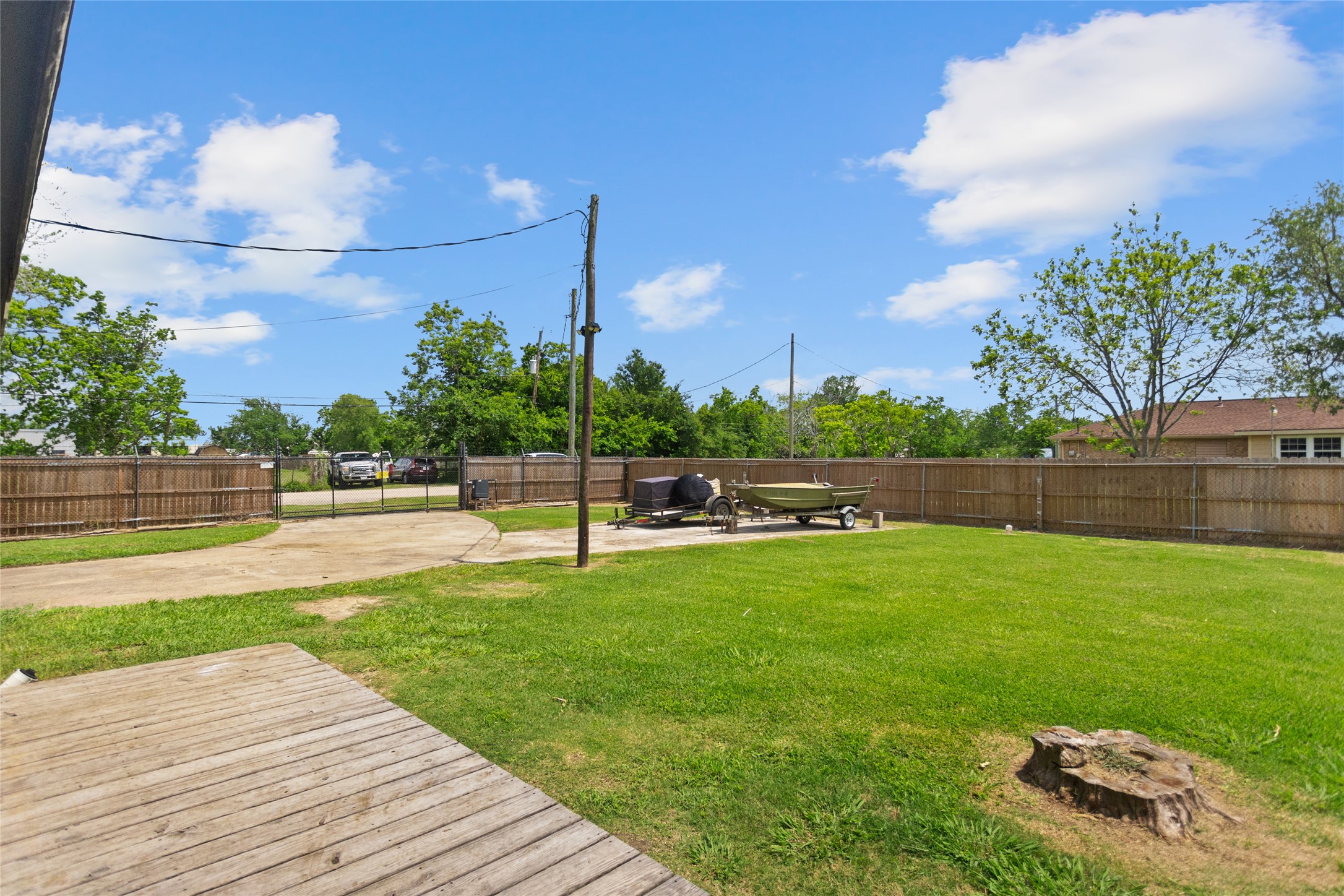 Ample parking space for multiple vehicles, guests or recreational toys!