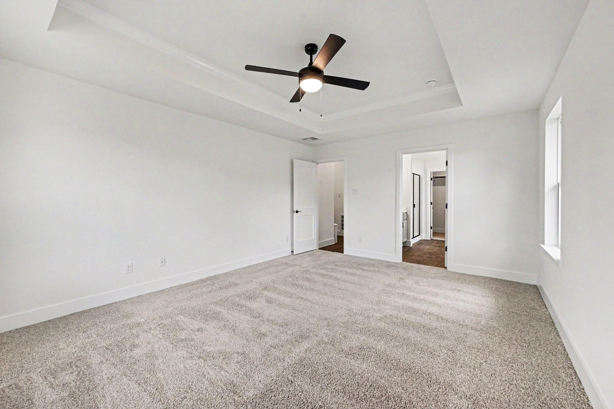 10 Greystone Court, Angleton, TX 77515