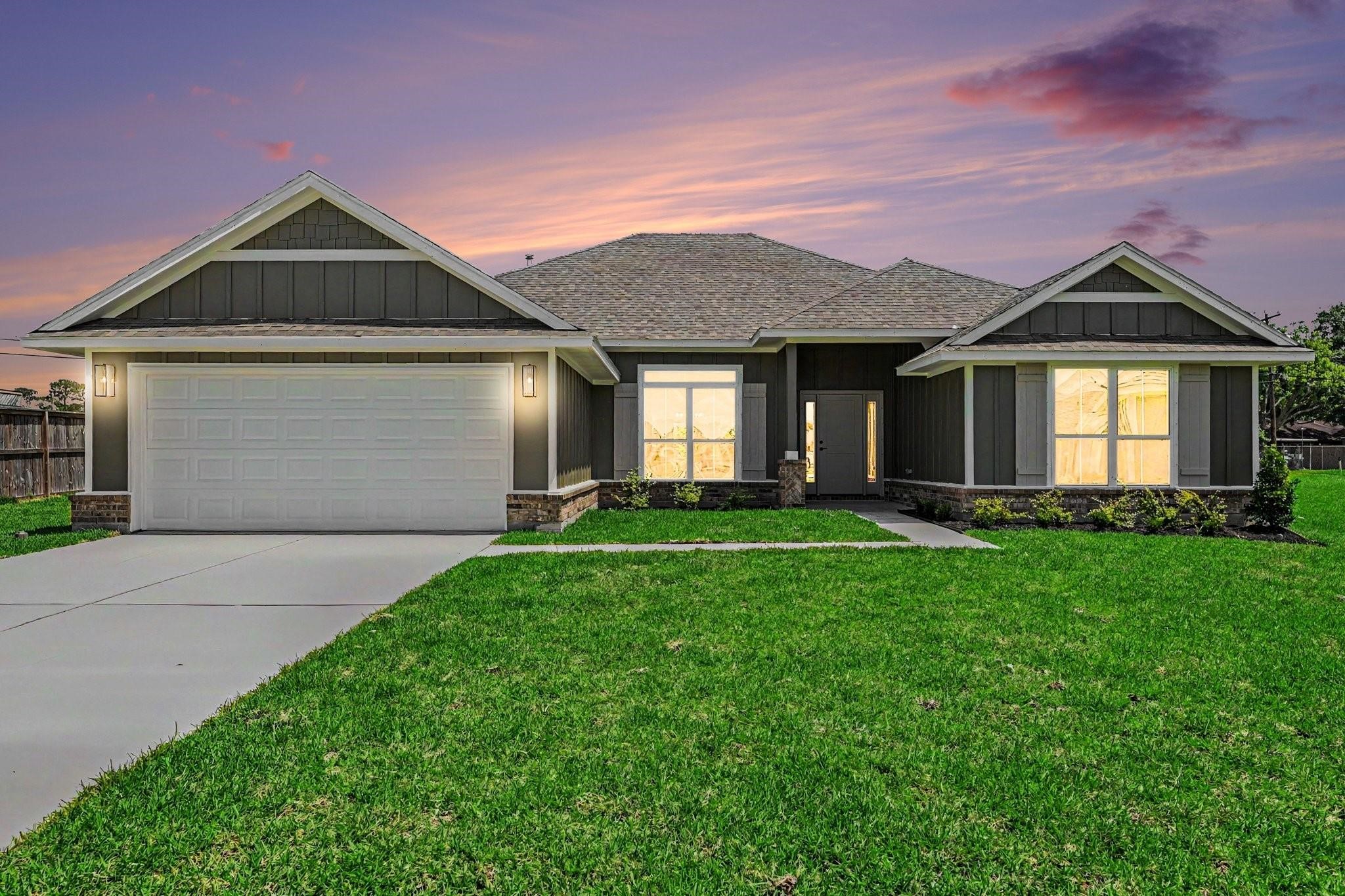 10 Greystone Court, Angleton, TX 77515 10 Greystone Court, Angleton, TX 77515