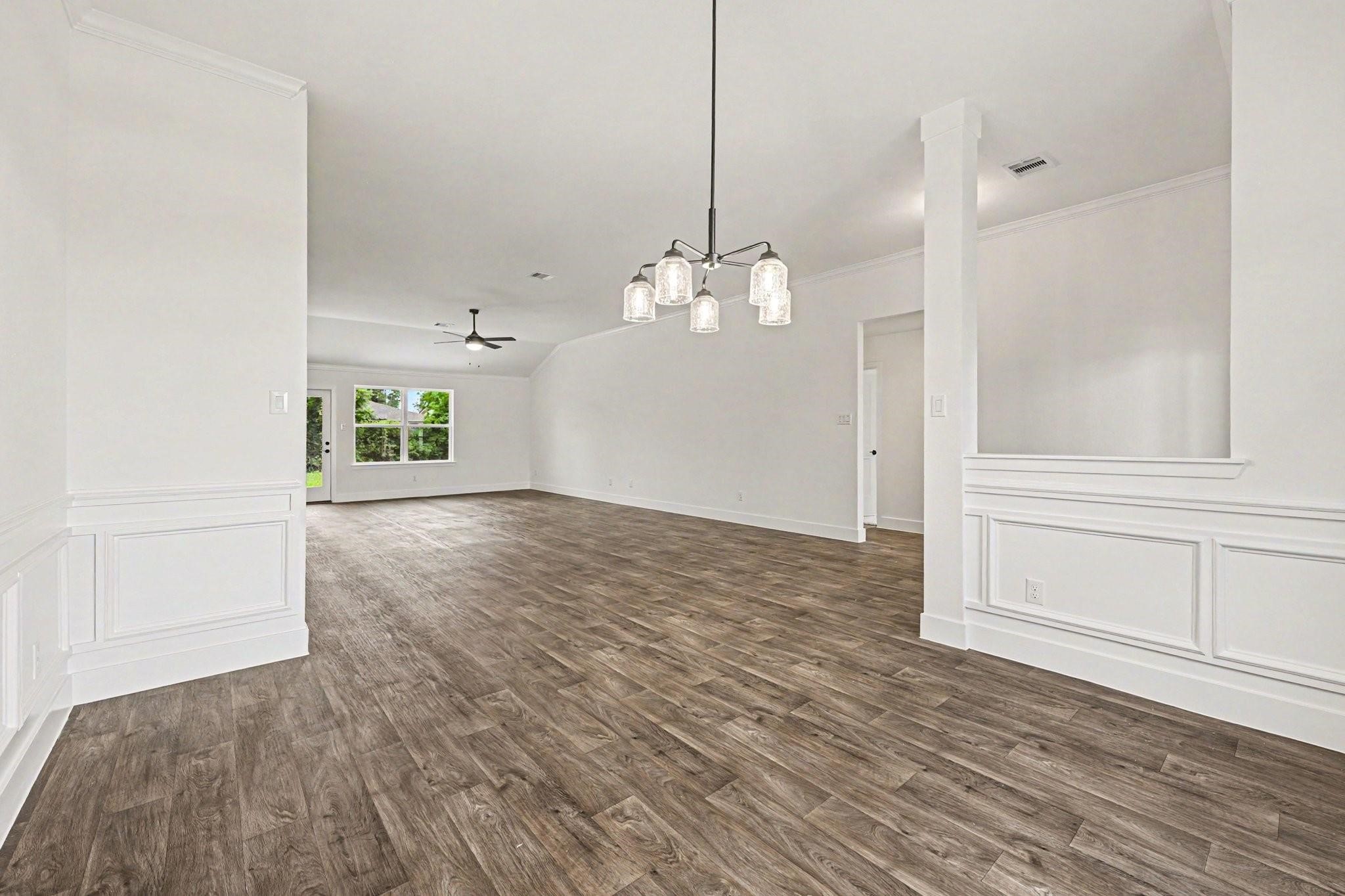 10 Greystone Court, Angleton, TX 77515