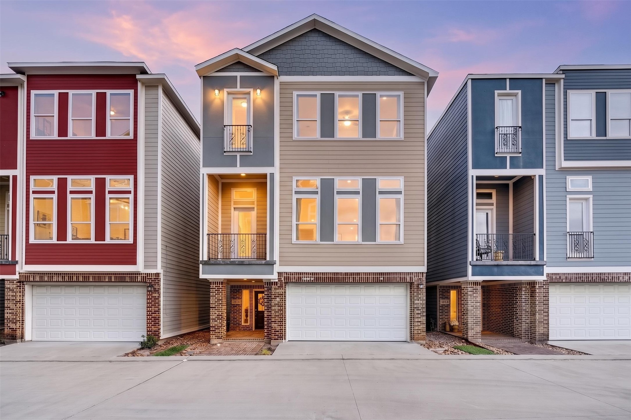 2121 Bidwell Drive, Houston, TX 77018 2121 Bidwell Drive, Houston, TX 77018