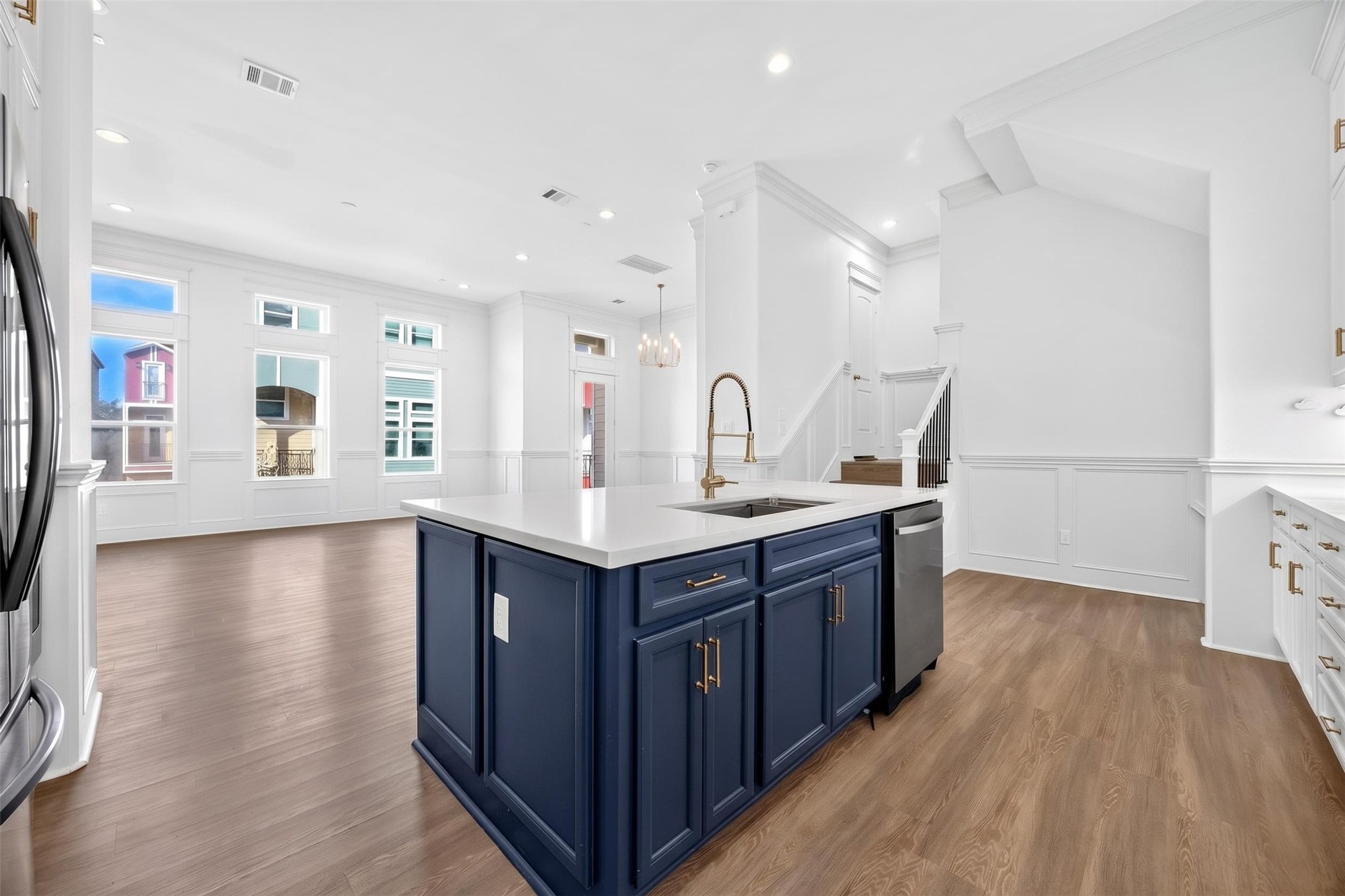 2121 Bidwell Drive, Houston, TX 77018