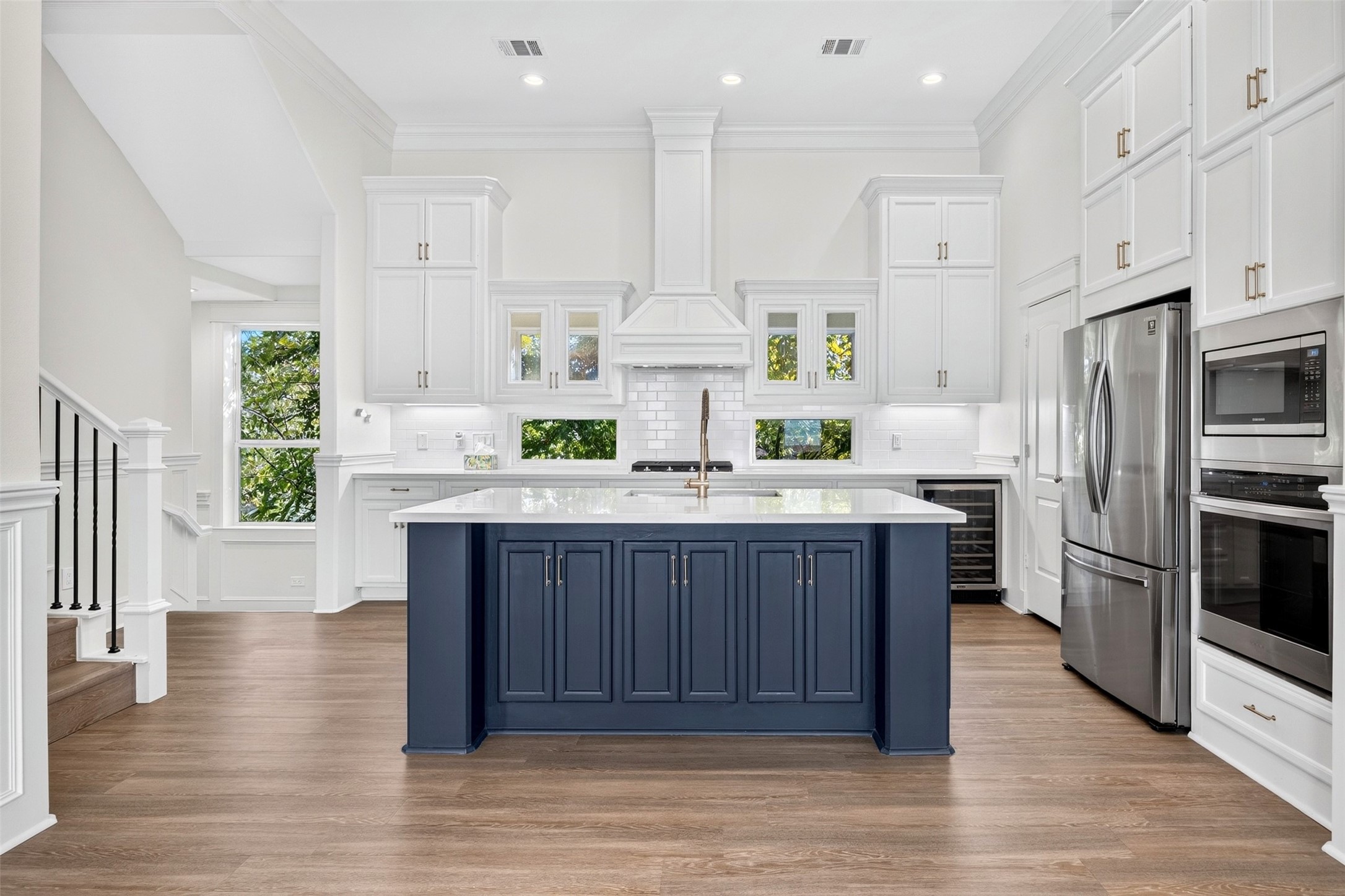 2121 Bidwell Drive, Houston, TX 77018