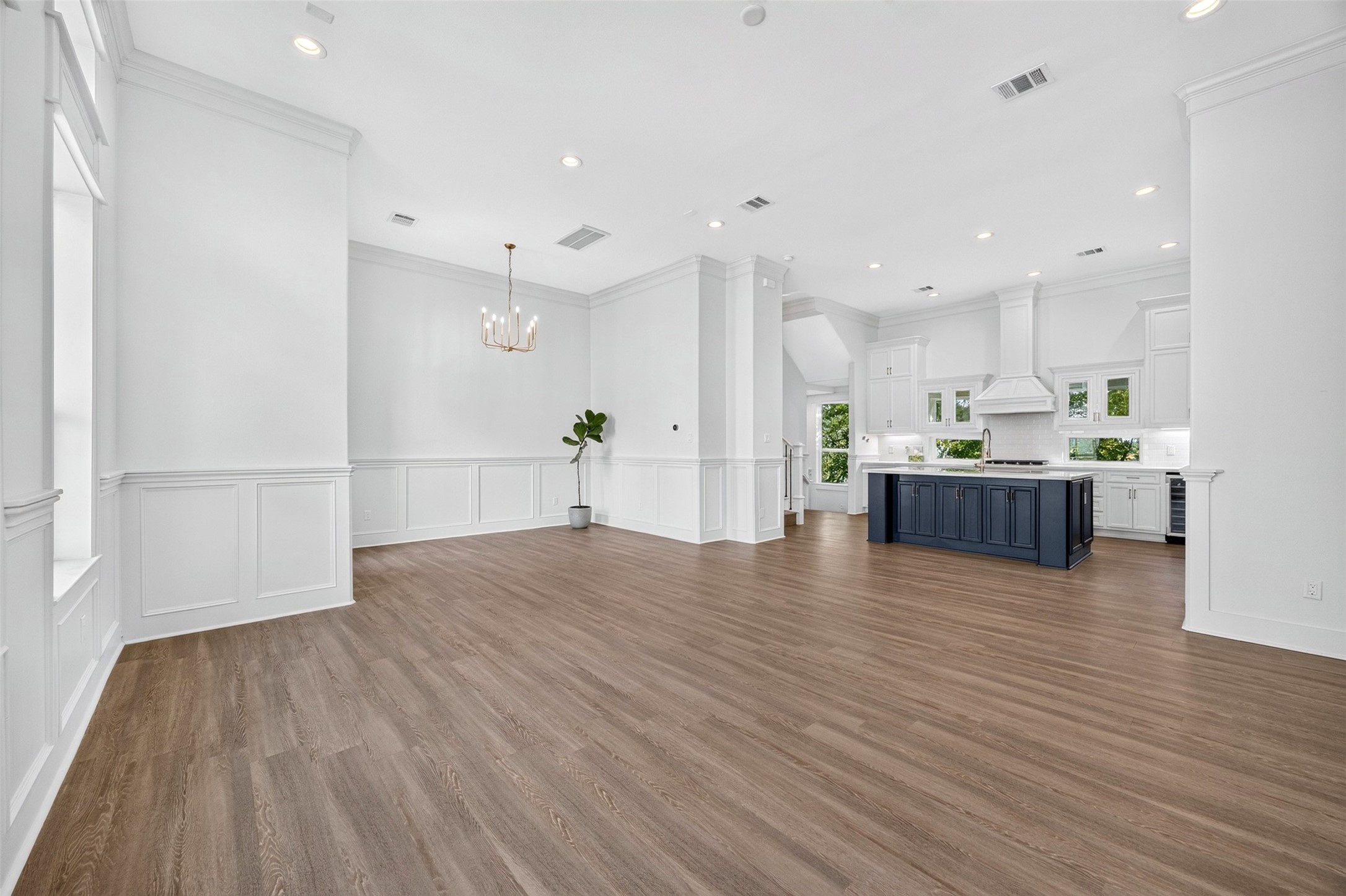 2121 Bidwell Drive, Houston, TX 77018