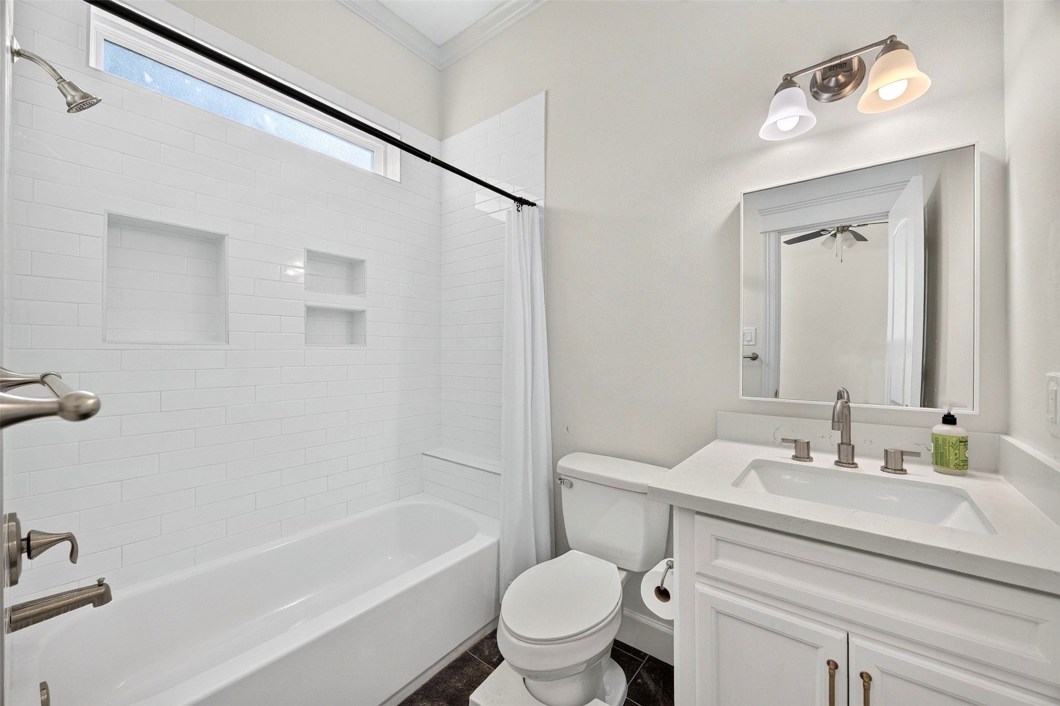 2121 Bidwell Drive, Houston, TX 77018