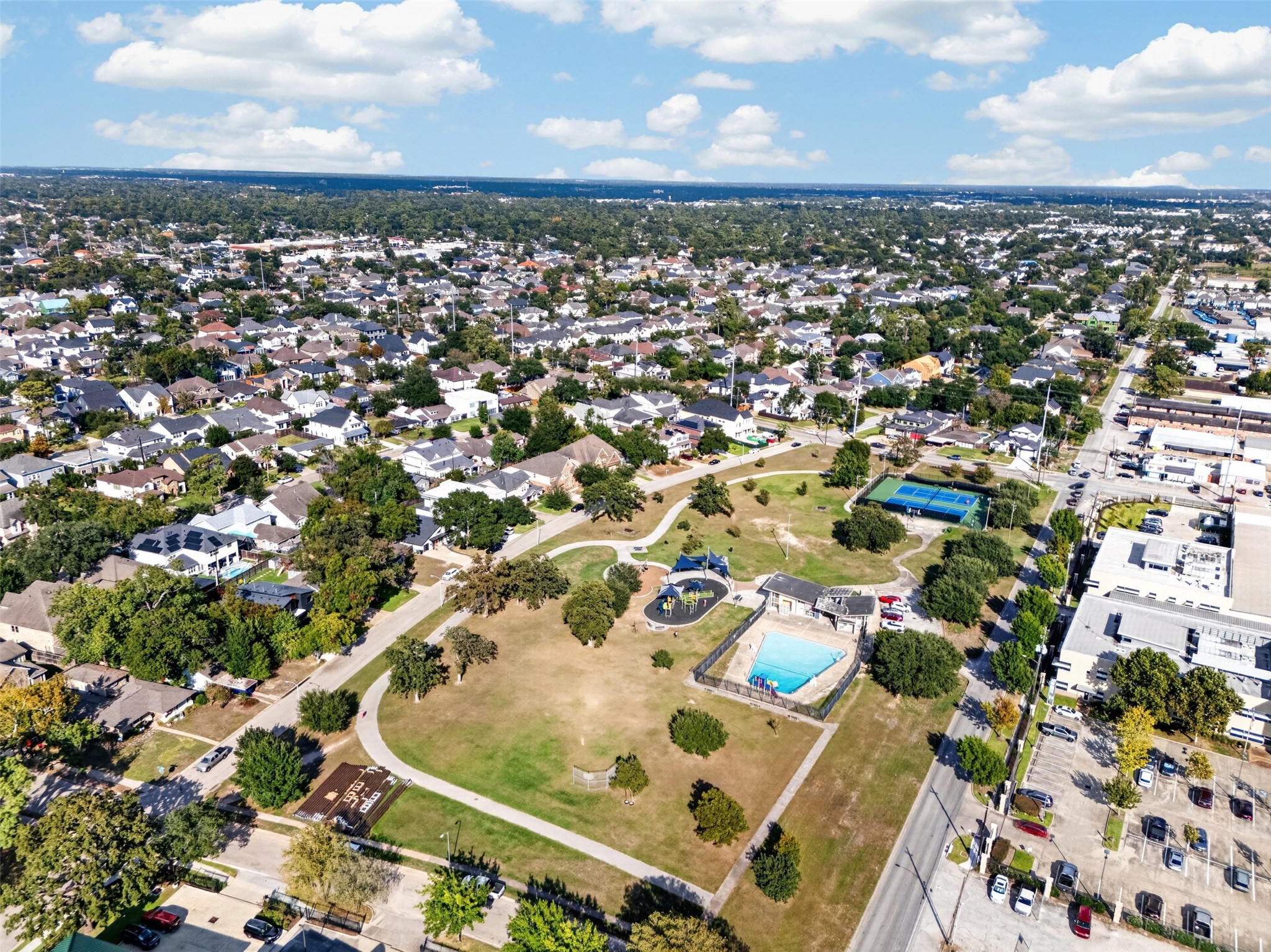 2121 Bidwell Drive, Houston, TX 77018