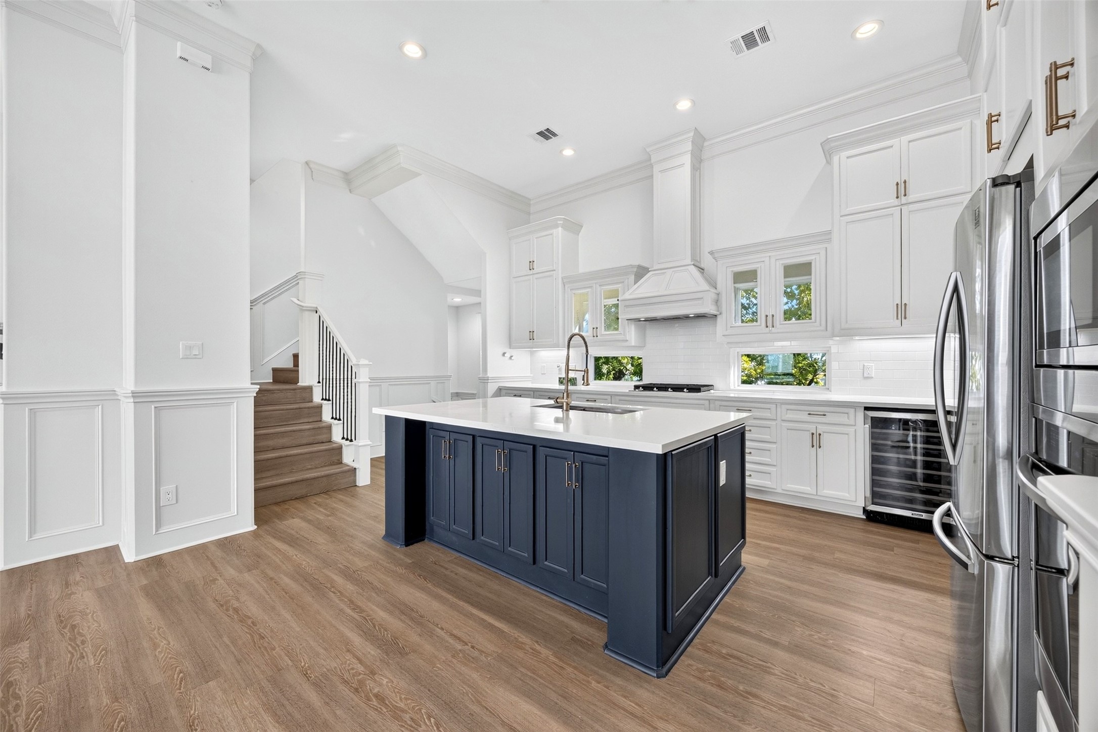 2121 Bidwell Drive, Houston, TX 77018