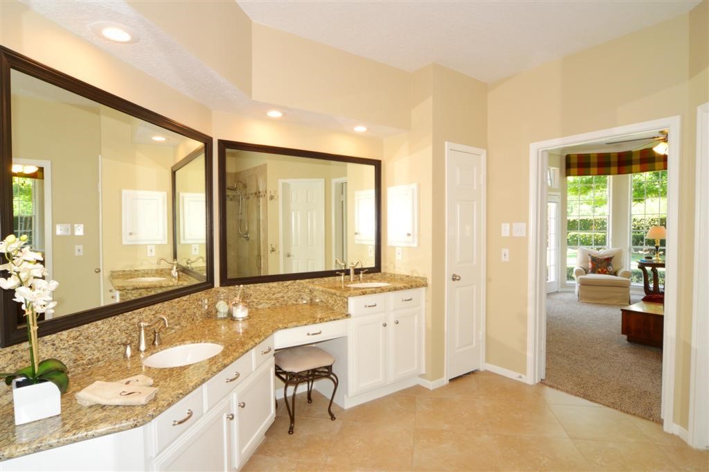4103 Walnut Pond Drive, Houston, TX 77059