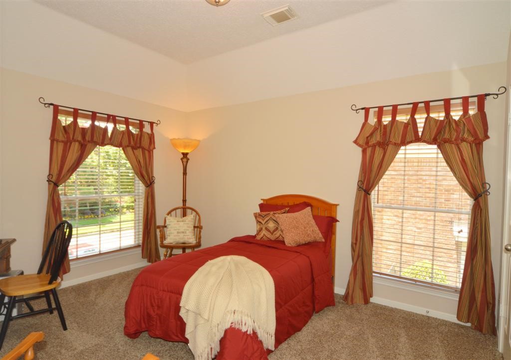 4103 Walnut Pond Drive, Houston, TX 77059