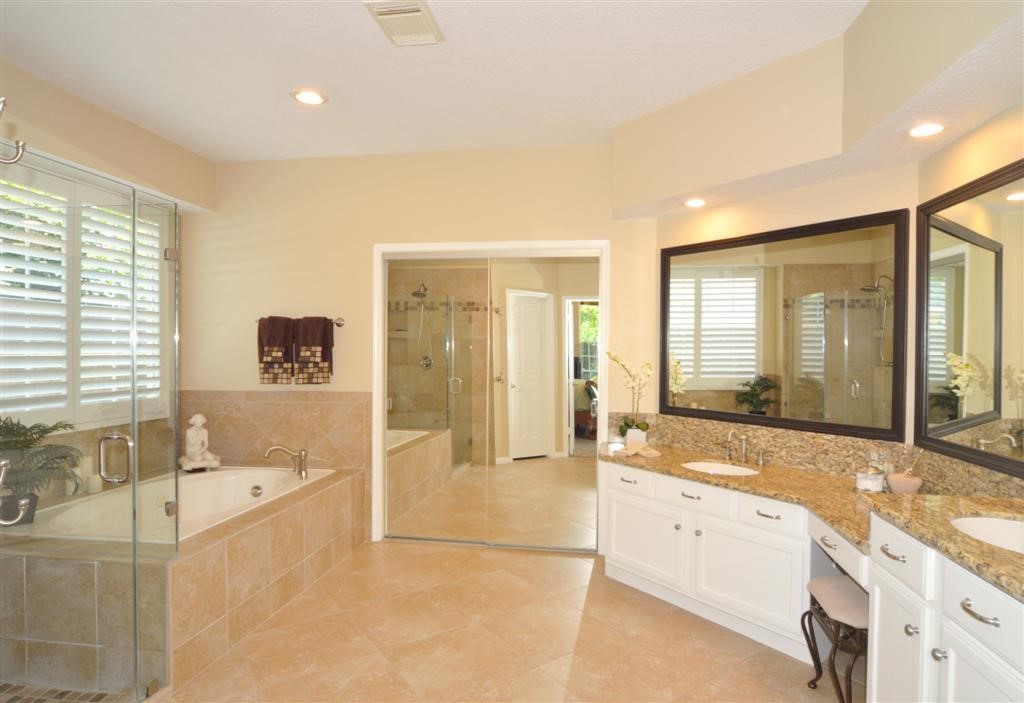 4103 Walnut Pond Drive, Houston, TX 77059