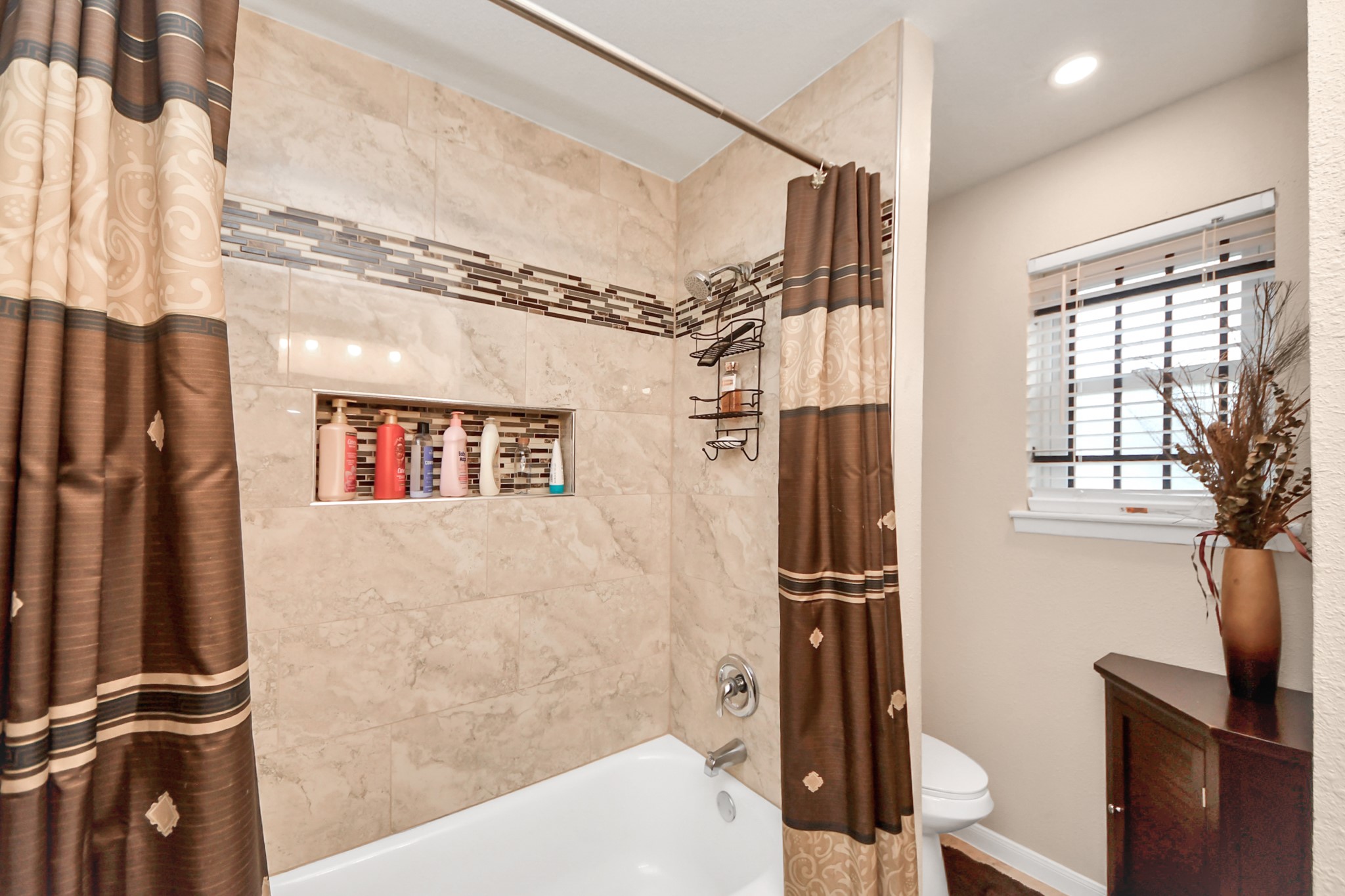 1930 Deerhurst Lane, Houston, TX 77088