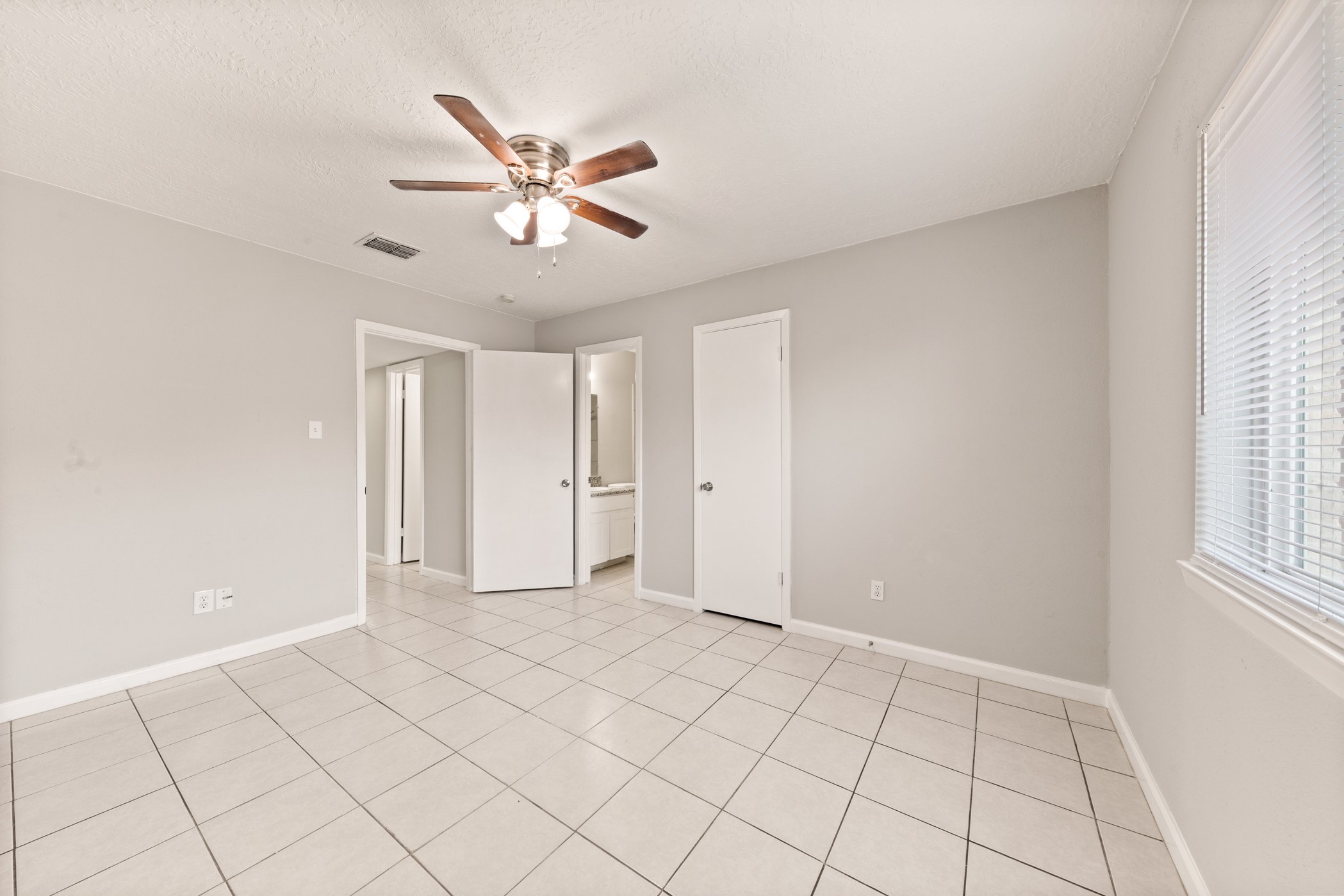 7285 Cook Road, Houston, TX 77072