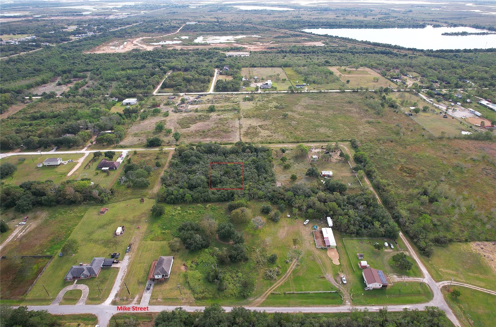 0 Mike, Hitchcock, TX 77563