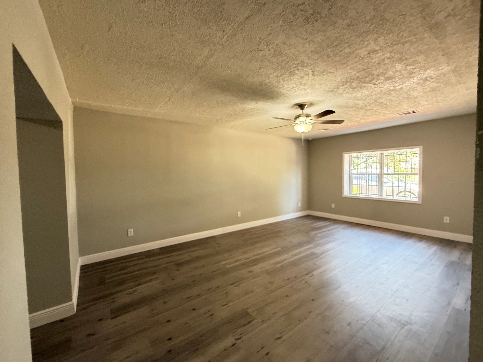 6813 N Wayside Drive, Houston, TX 77028