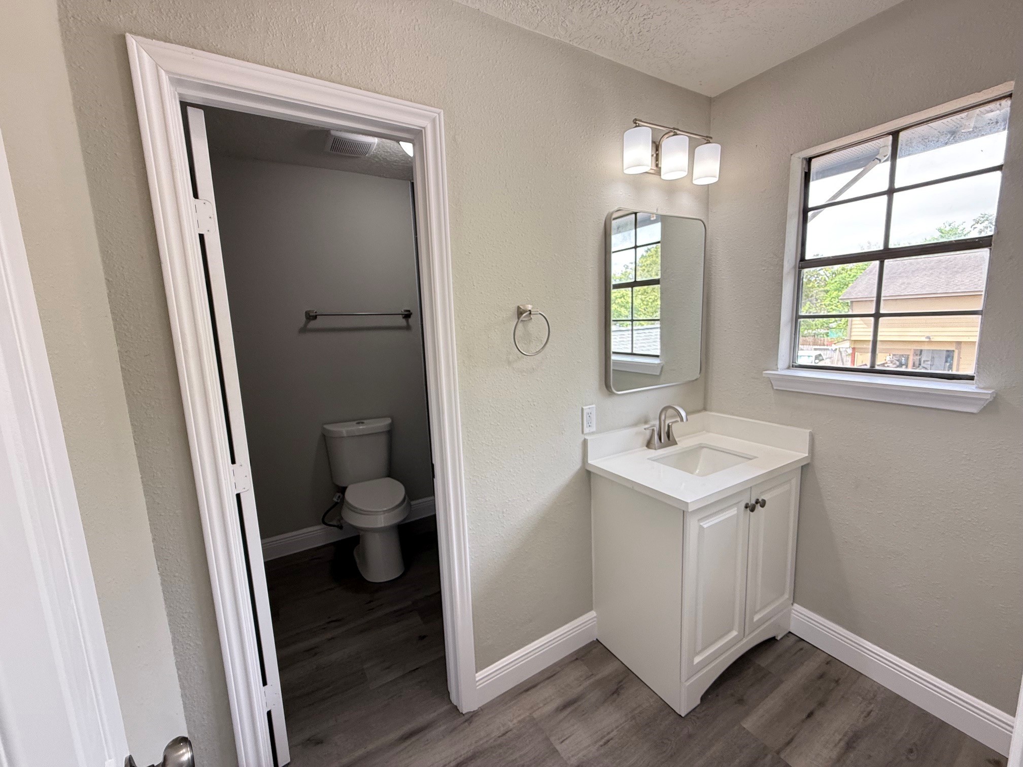6813 N Wayside Drive, Houston, TX 77028