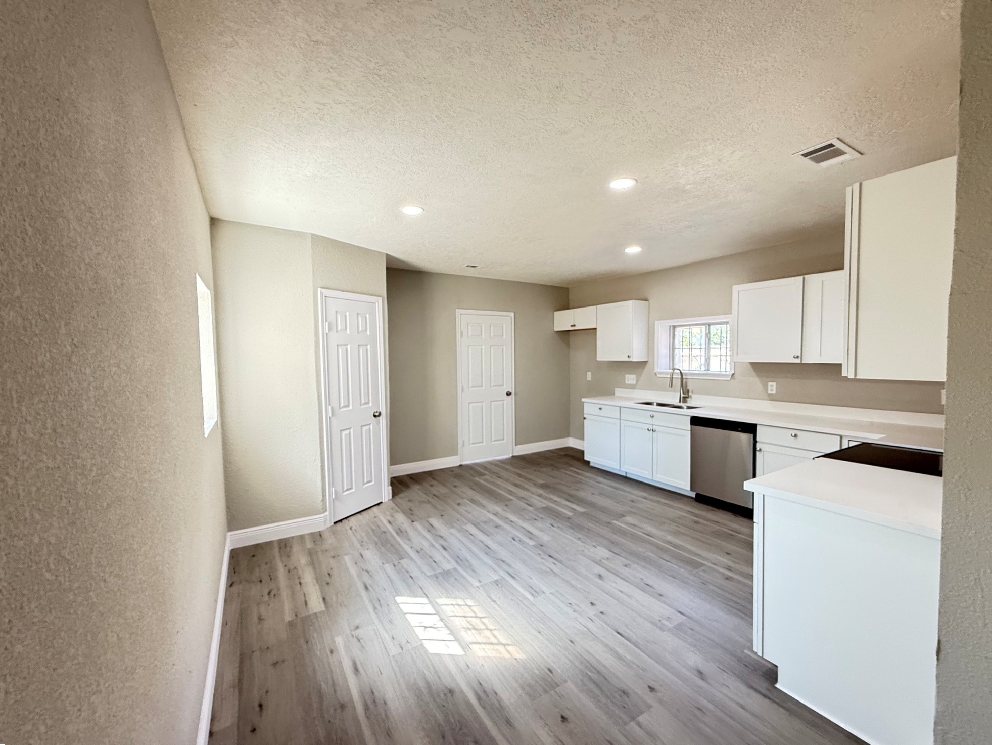 6813 N Wayside Drive, Houston, TX 77028