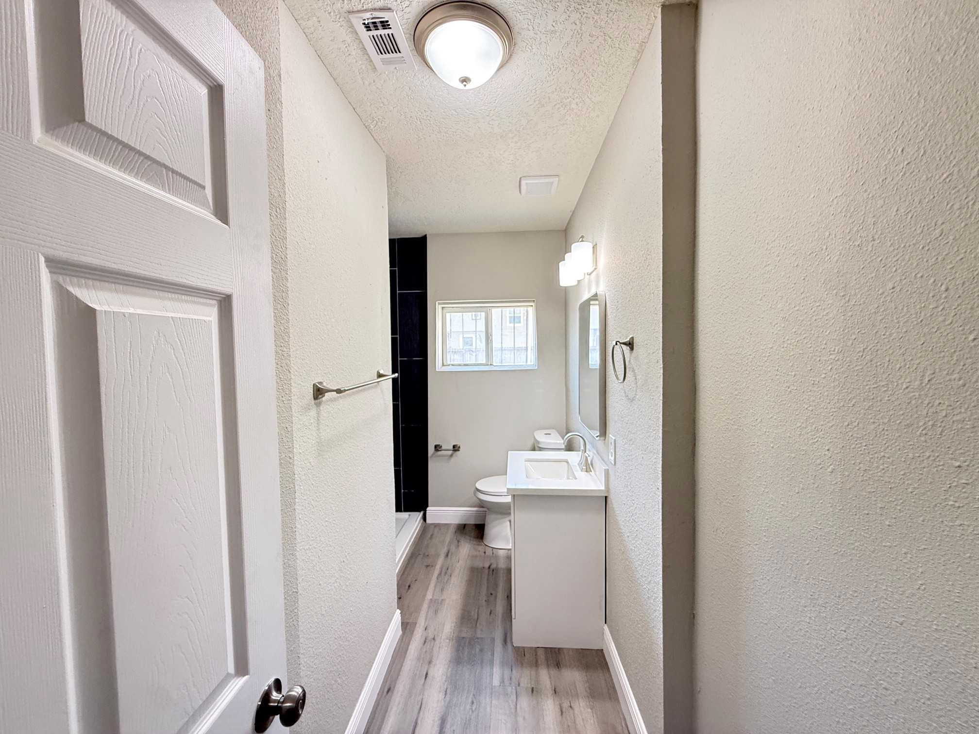6813 N Wayside Drive, Houston, TX 77028