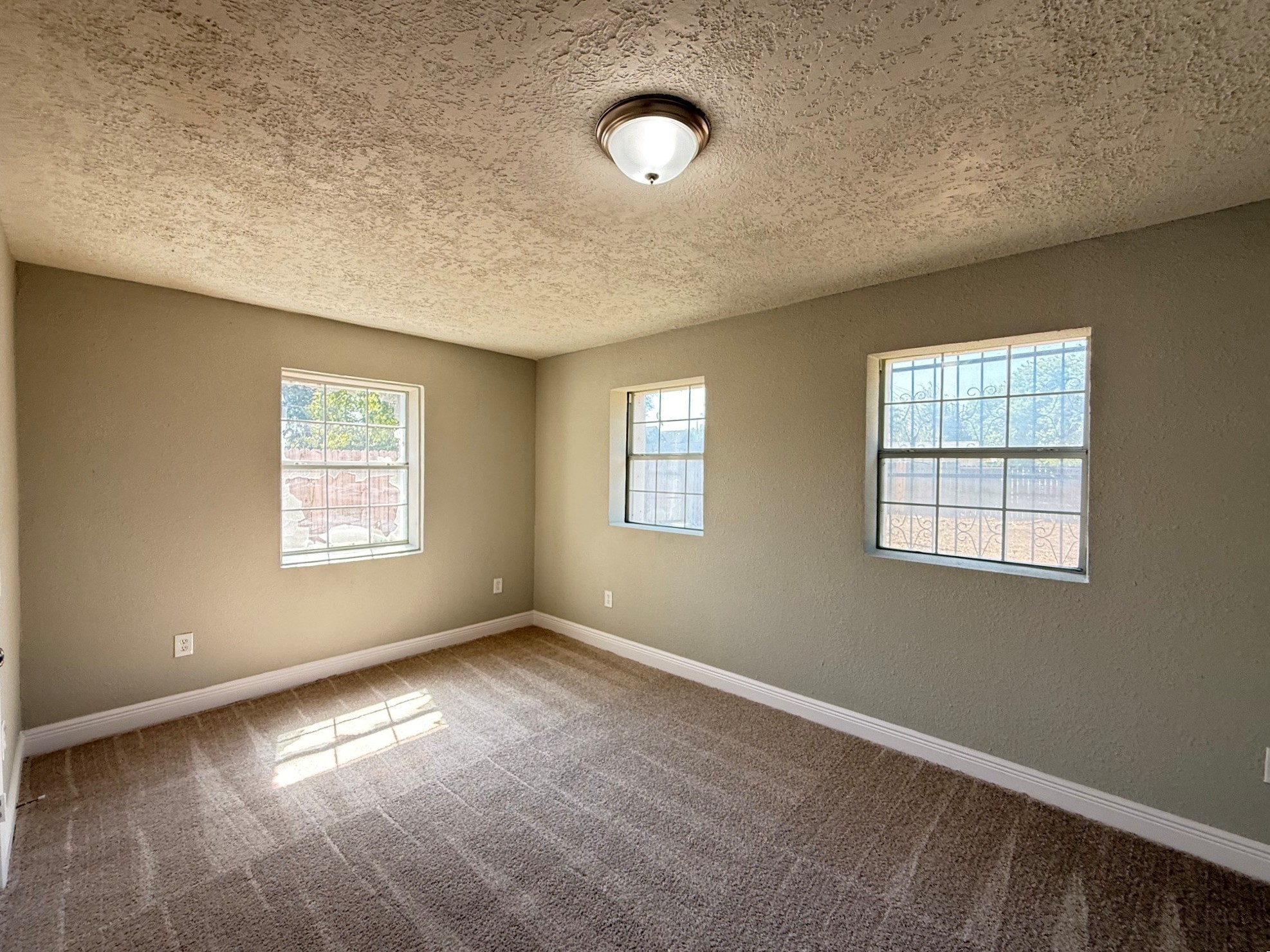 6813 N Wayside Drive, Houston, TX 77028