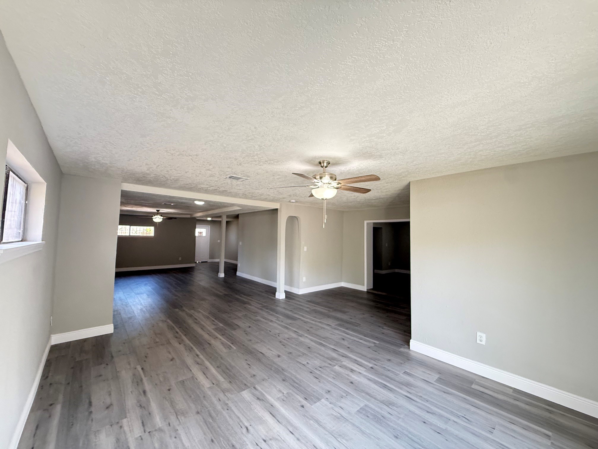 6813 N Wayside Drive, Houston, TX 77028