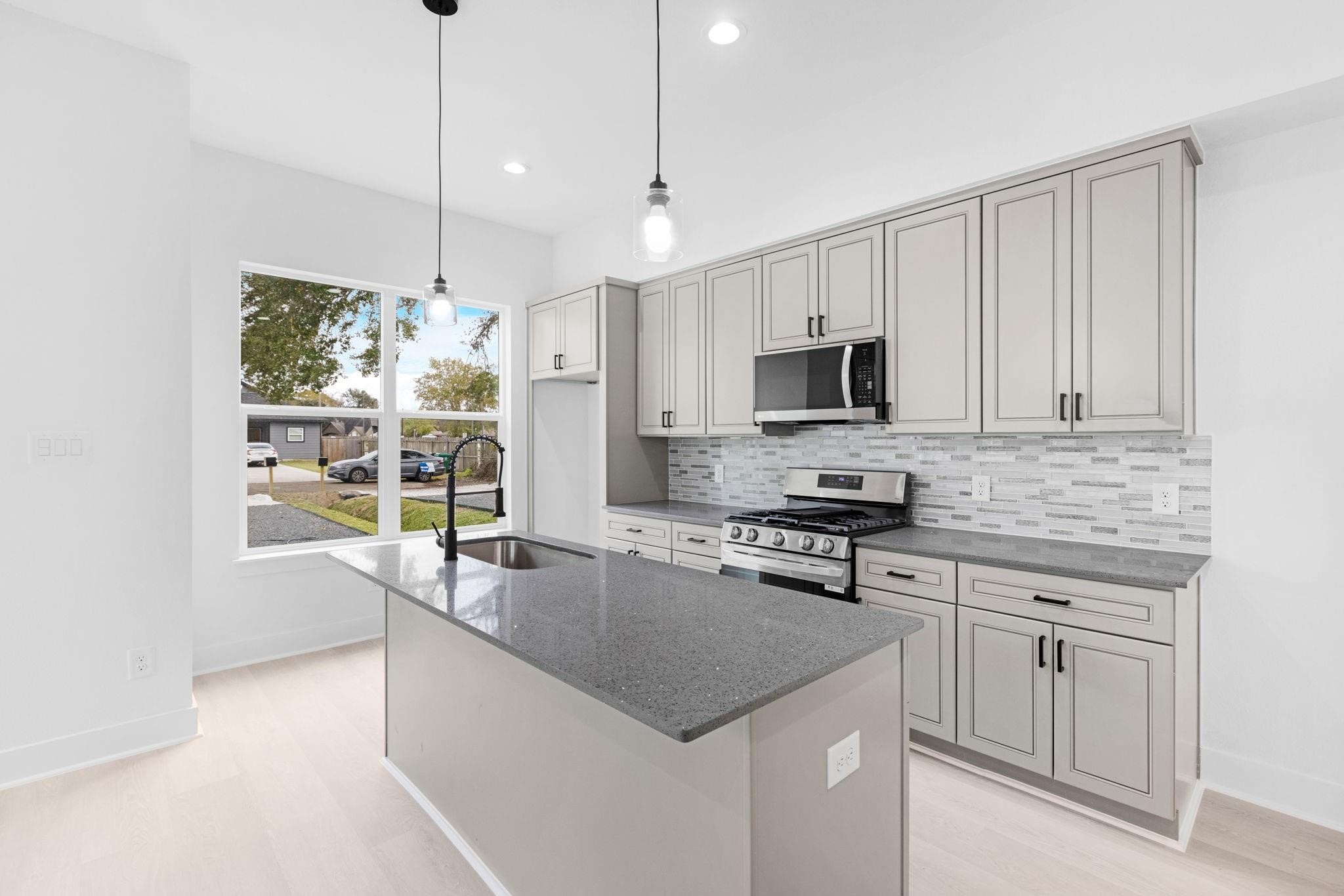 1018 Calvin Avenue, #A-B, Houston, TX 77088 1018 Calvin Avenue, #A-B, Houston, TX 77088