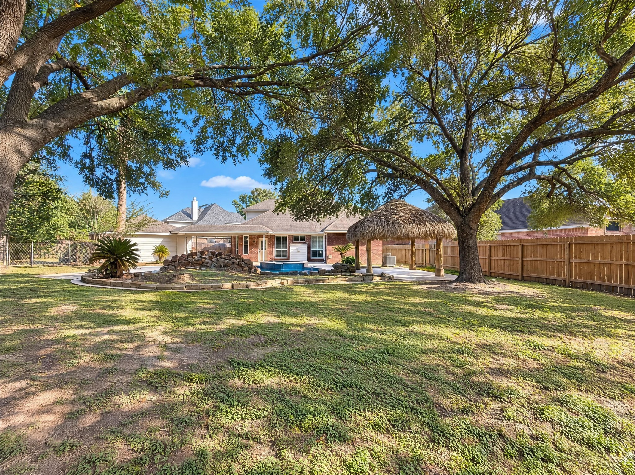 7927 High Knoll Lane, Houston, TX 77095