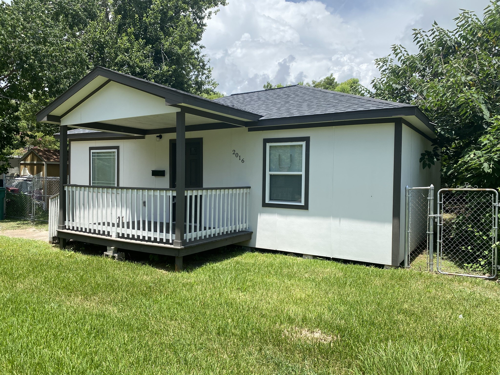 2016 Magnolia Drive, La Marque, TX 77568