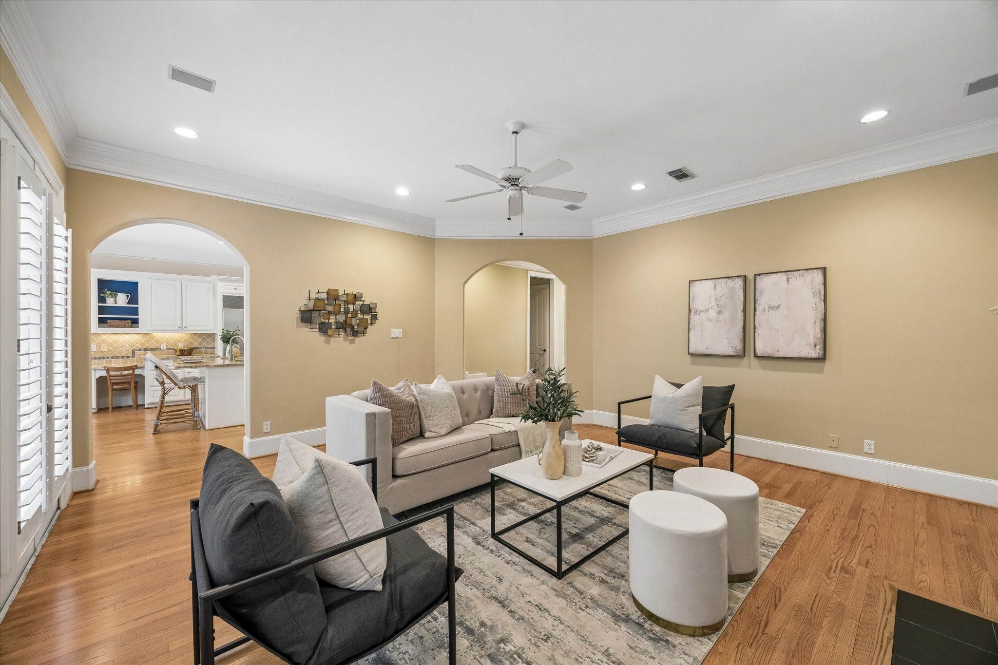 2426 Nantucket Drive, #B, Houston, TX 77057
