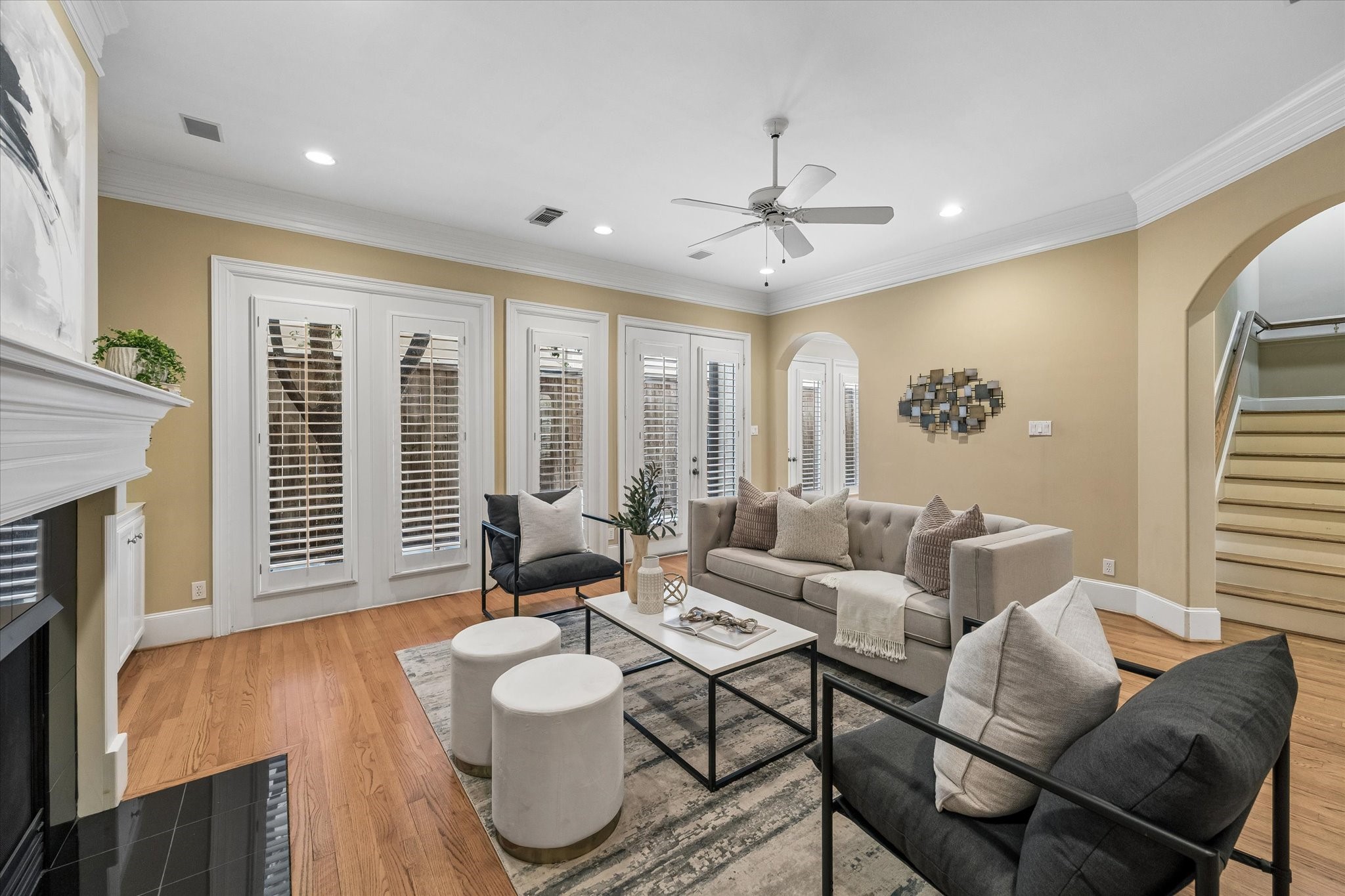 2426 Nantucket Drive, #B, Houston, TX 77057