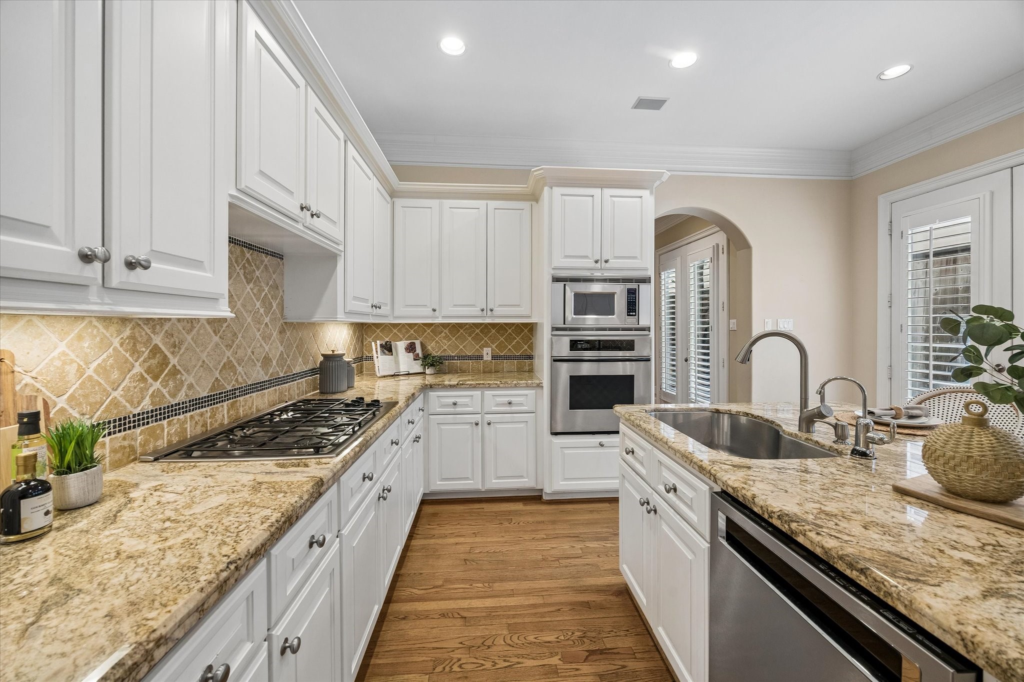 2426 Nantucket Drive, #B, Houston, TX 77057