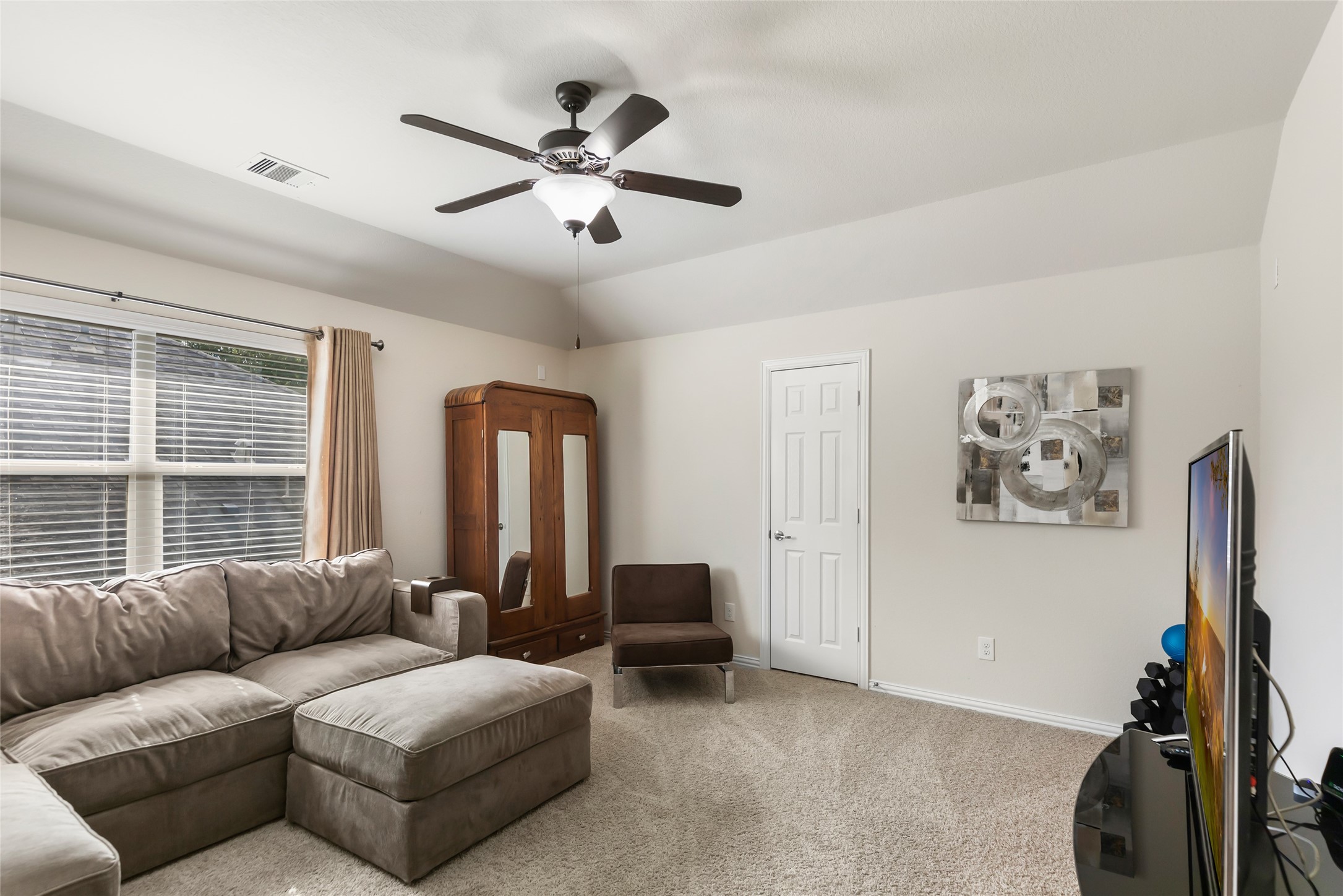 Flex Room or 5th Bedroom