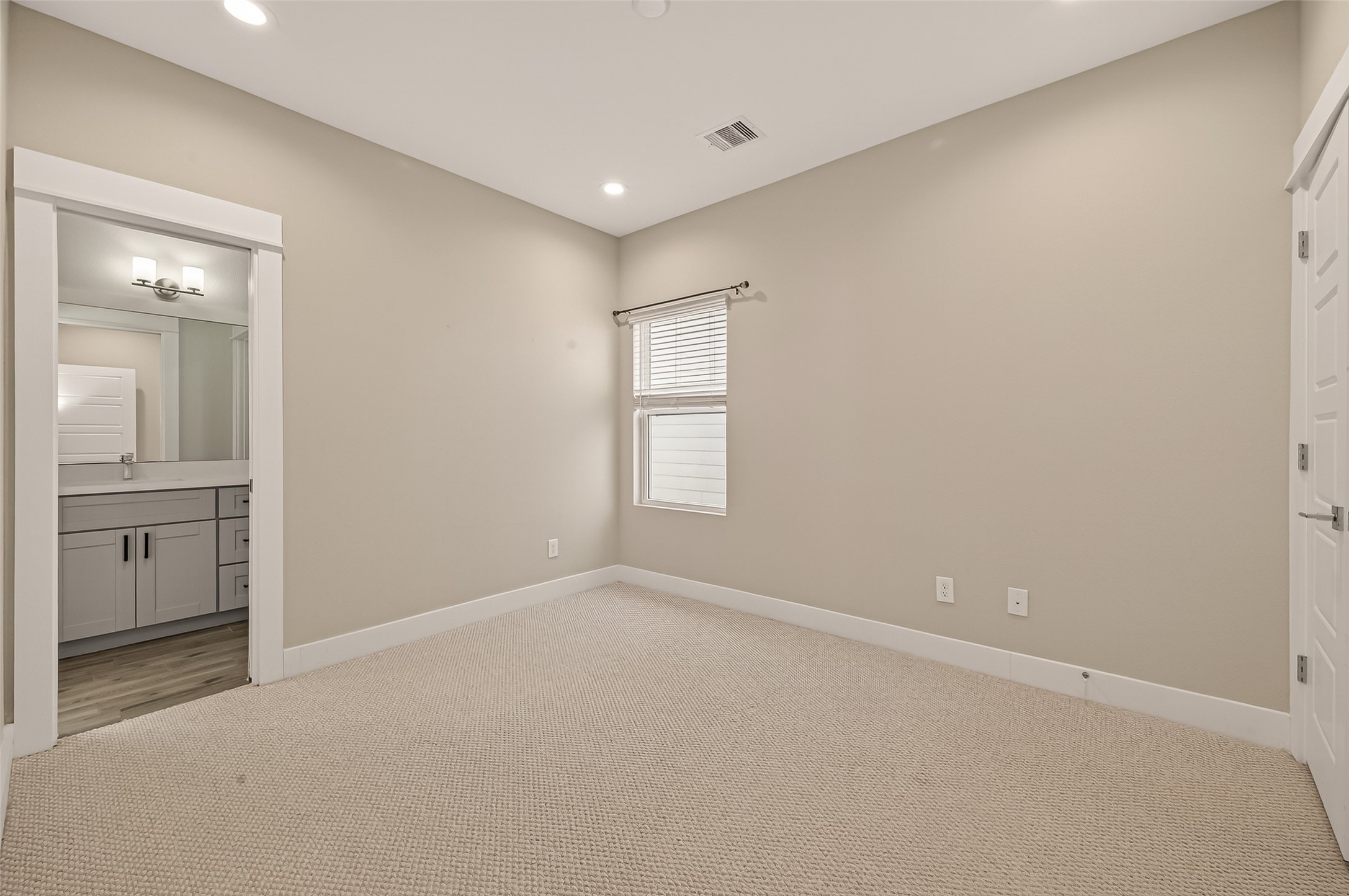 1257 W Tidwell Road, Houston, TX 77091