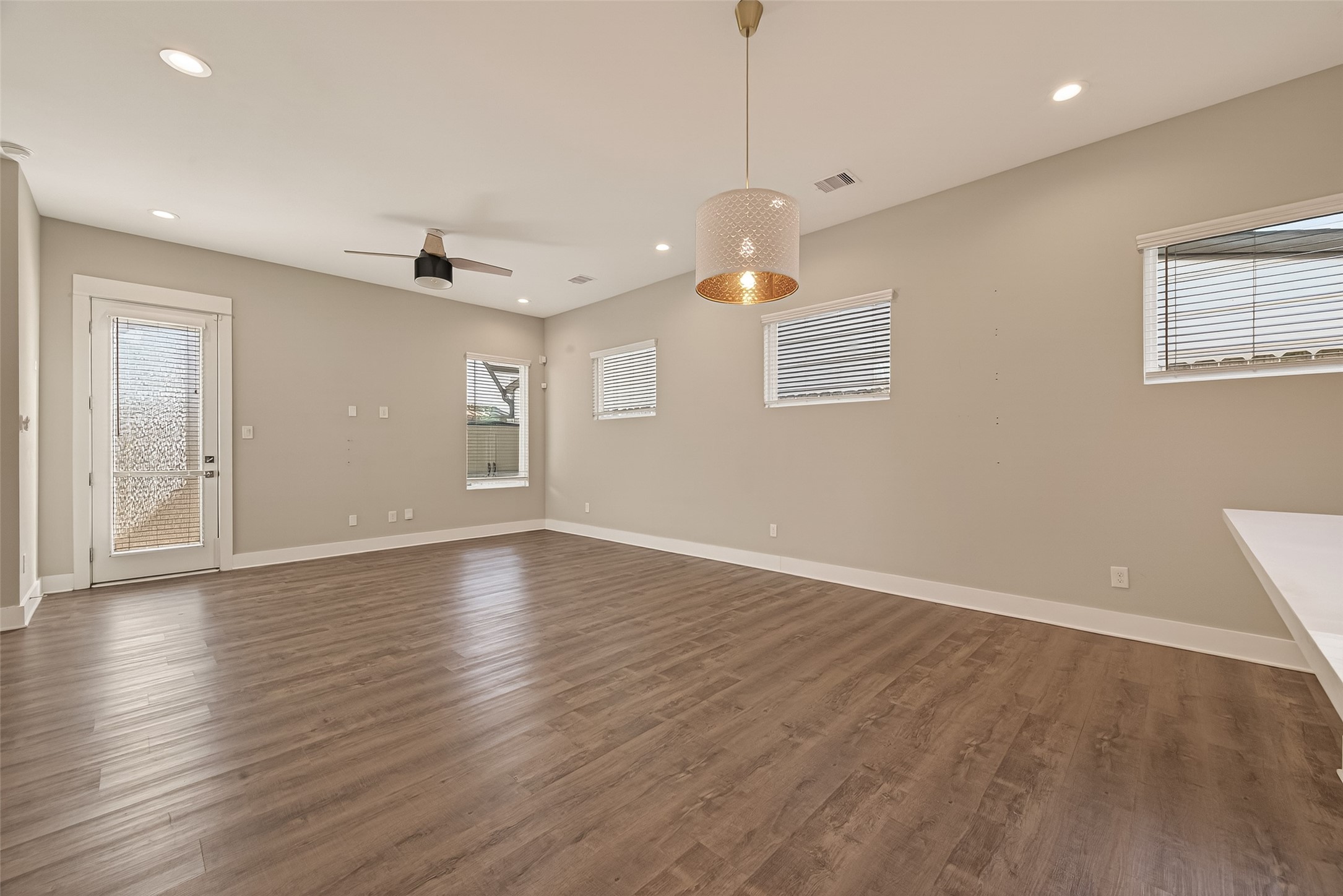 1257 W Tidwell Road, Houston, TX 77091