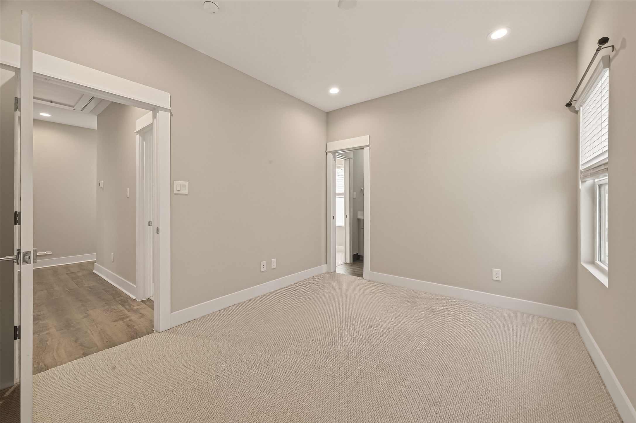 1257 W Tidwell Road, Houston, TX 77091