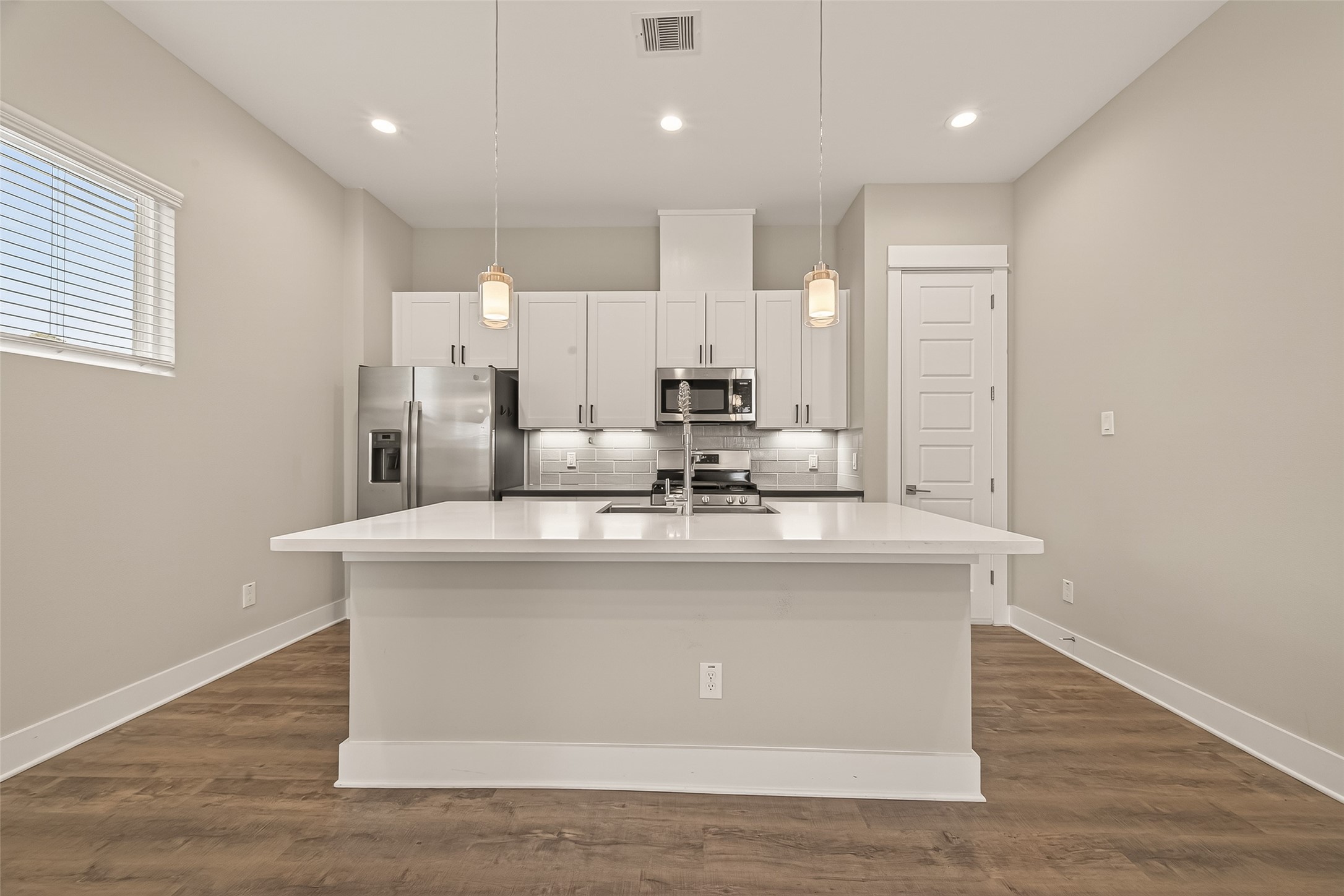 1257 W Tidwell Road, Houston, TX 77091
