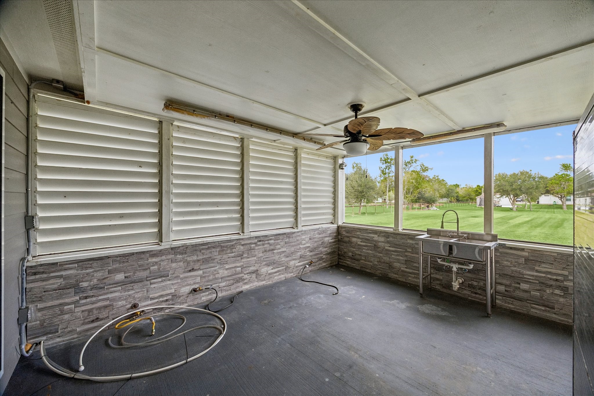 13016 Polk Street, Santa Fe, TX 77510