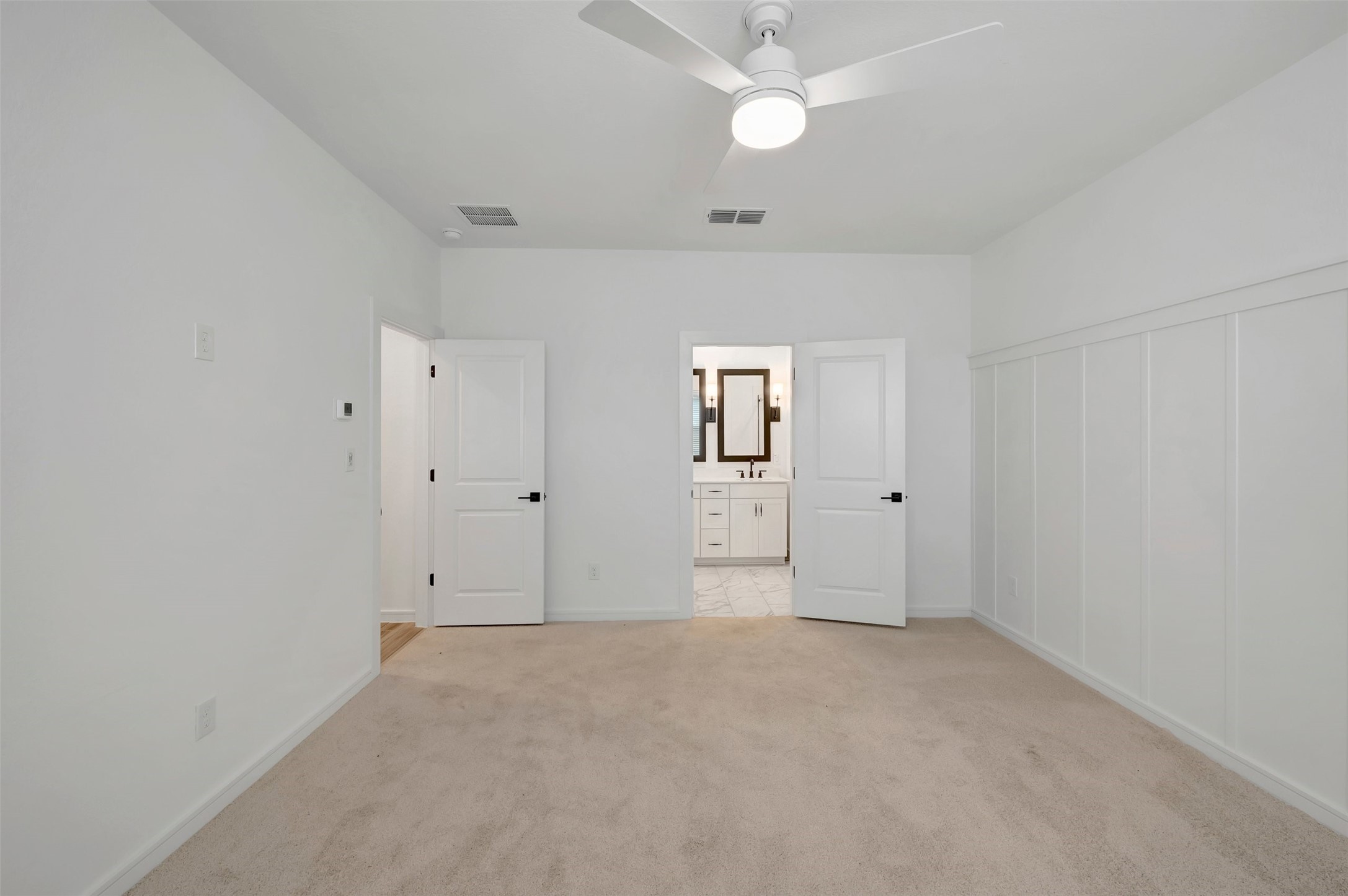 Private primary suite (*Photo not of actual home and used for illustration purposes only.)