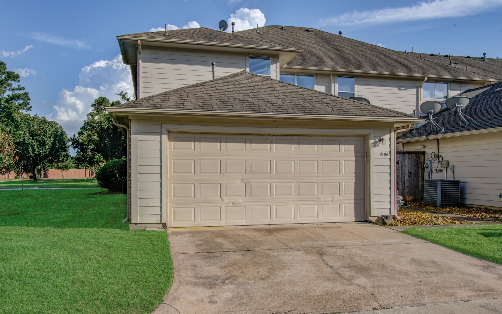 9106 Sunlight Oak Lane, Houston, TX 77070