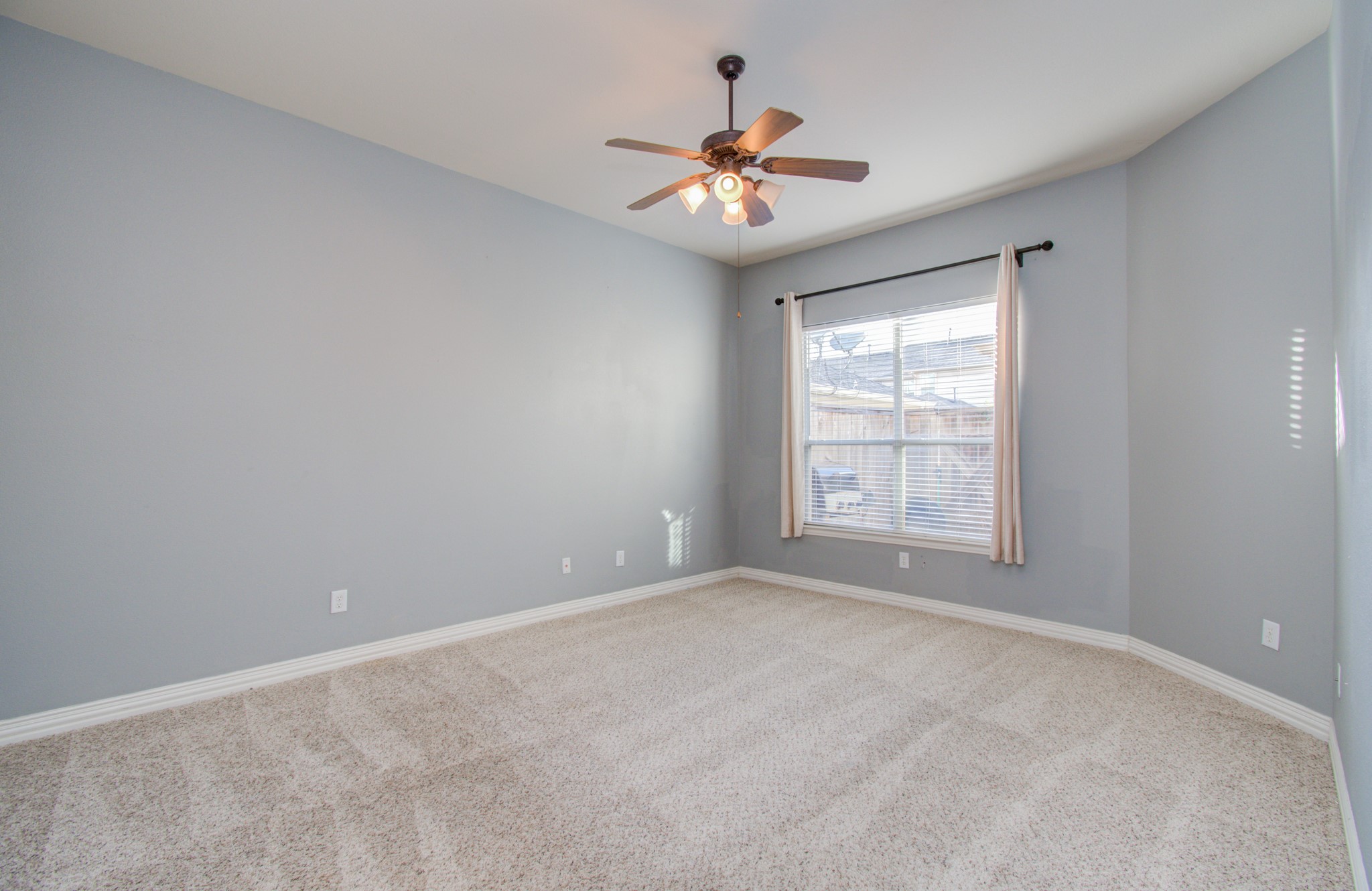 9106 Sunlight Oak Lane, Houston, TX 77070