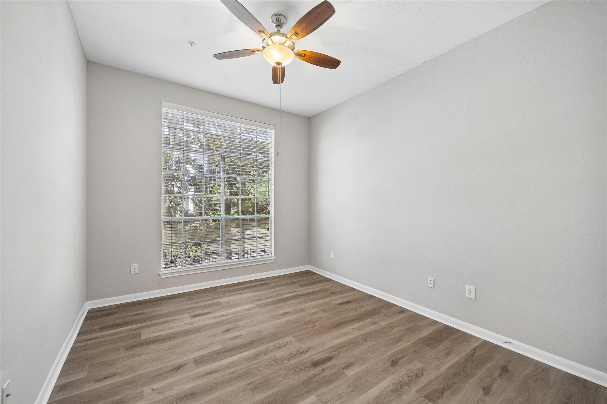 2nd bedroom.