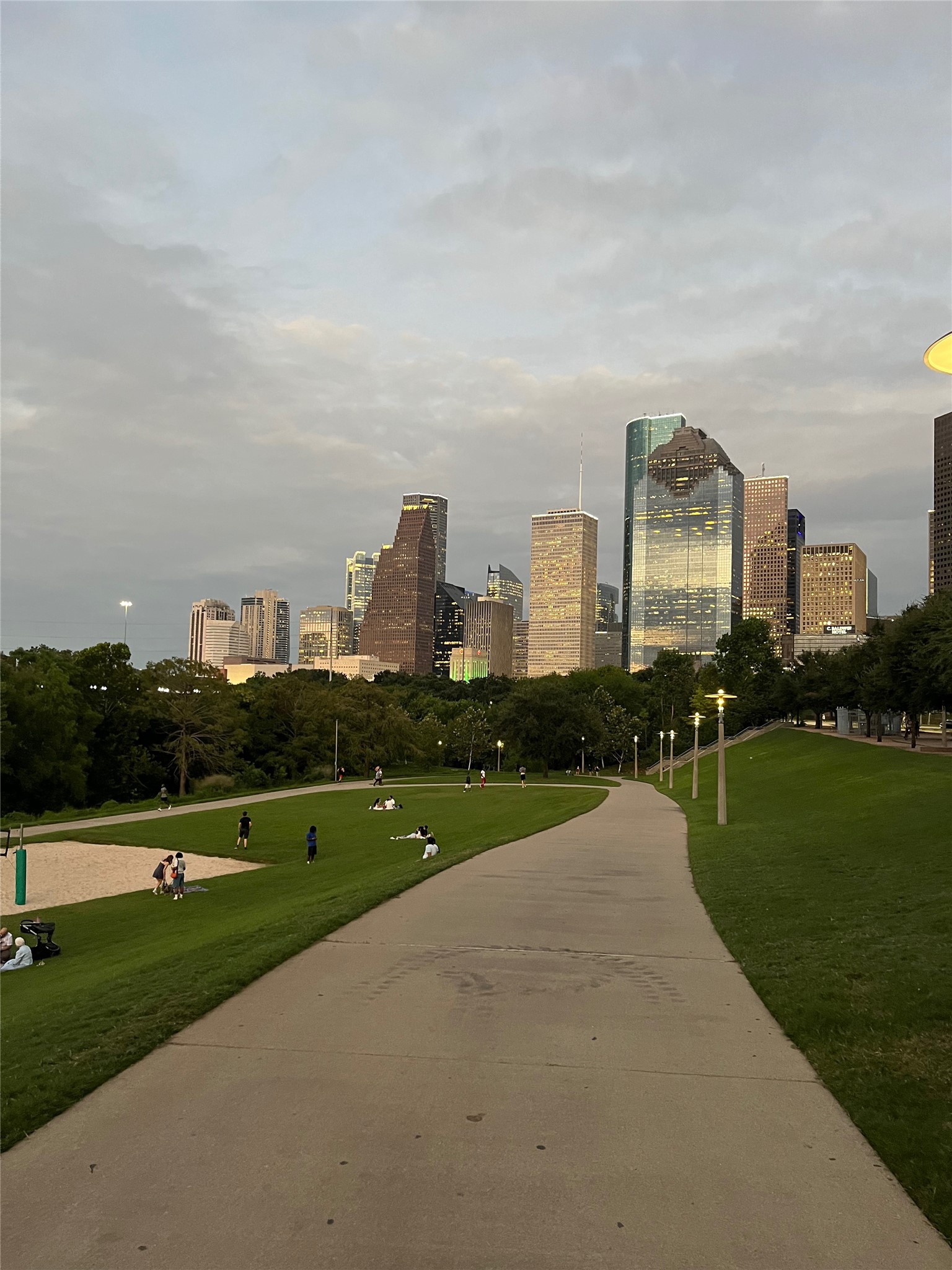 Many beautiful parks & bike trails nearby.