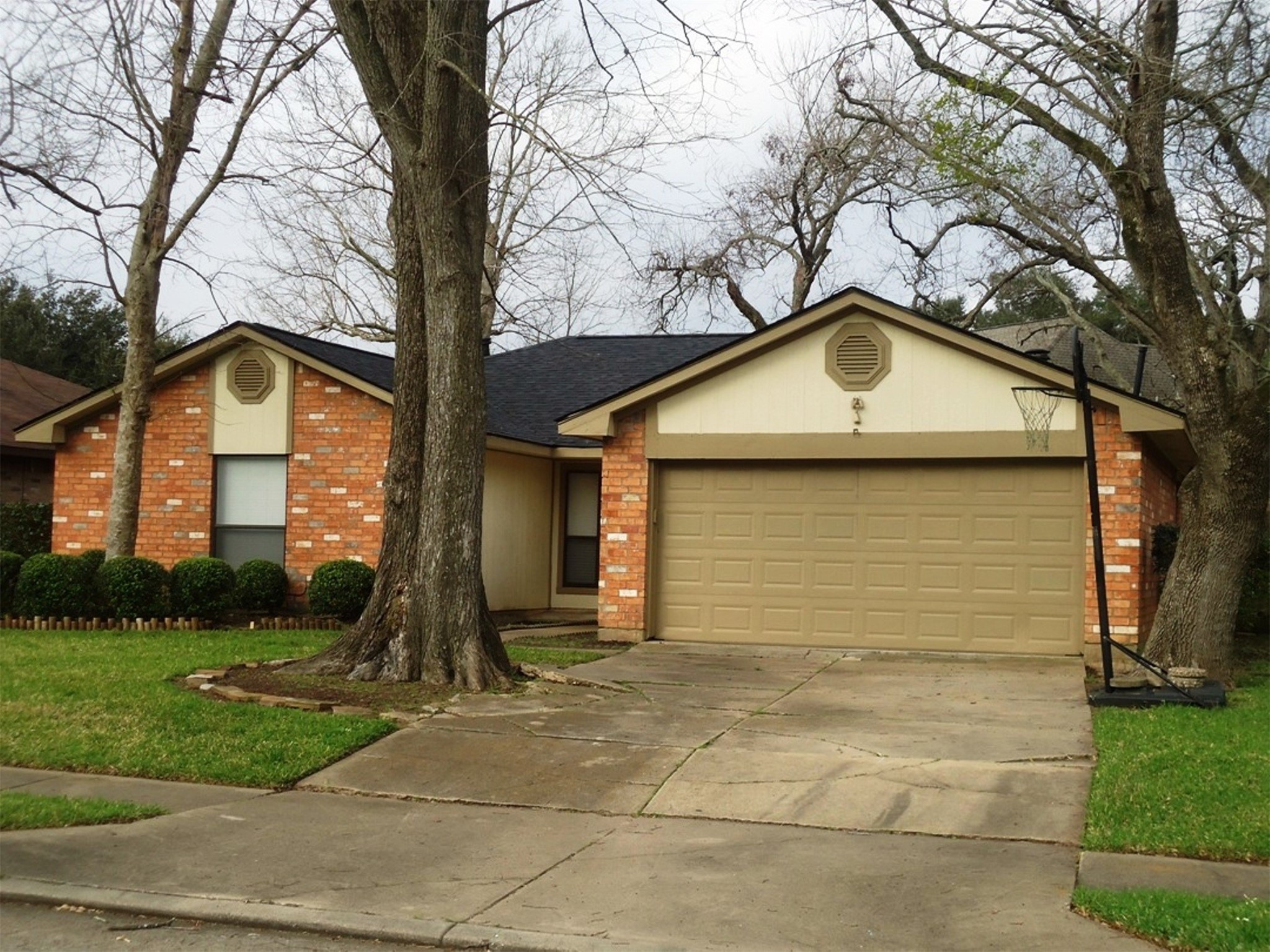 607 Old Colony Drive, Richmond, TX 77406