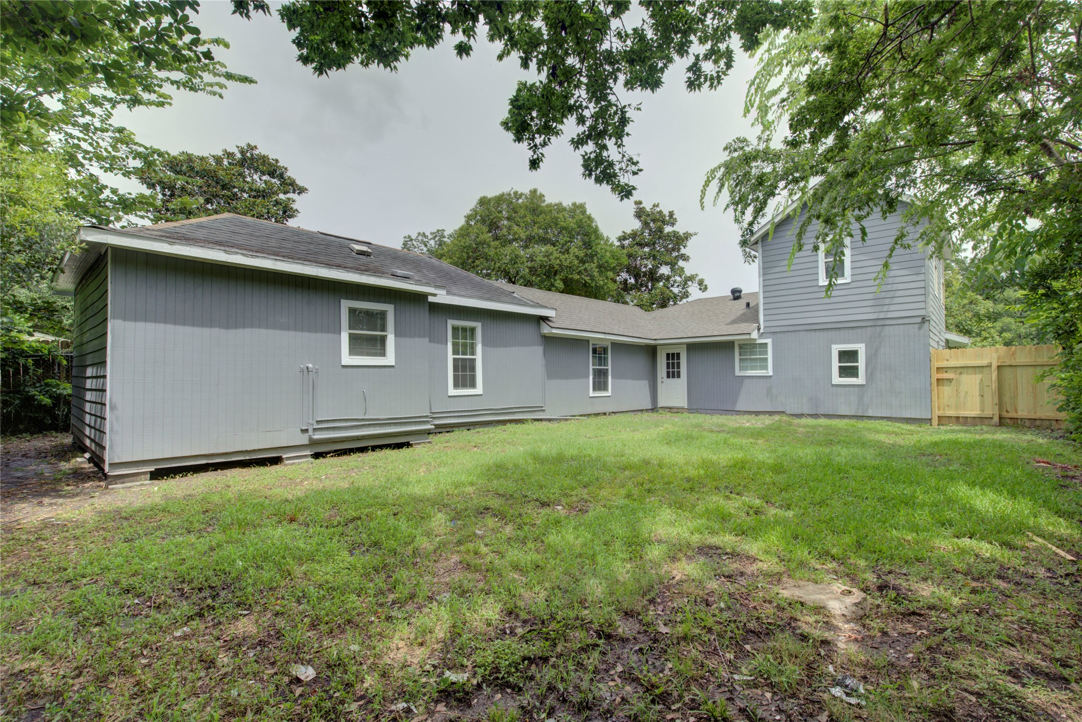 5406 Bataan Road, Houston, TX 77033