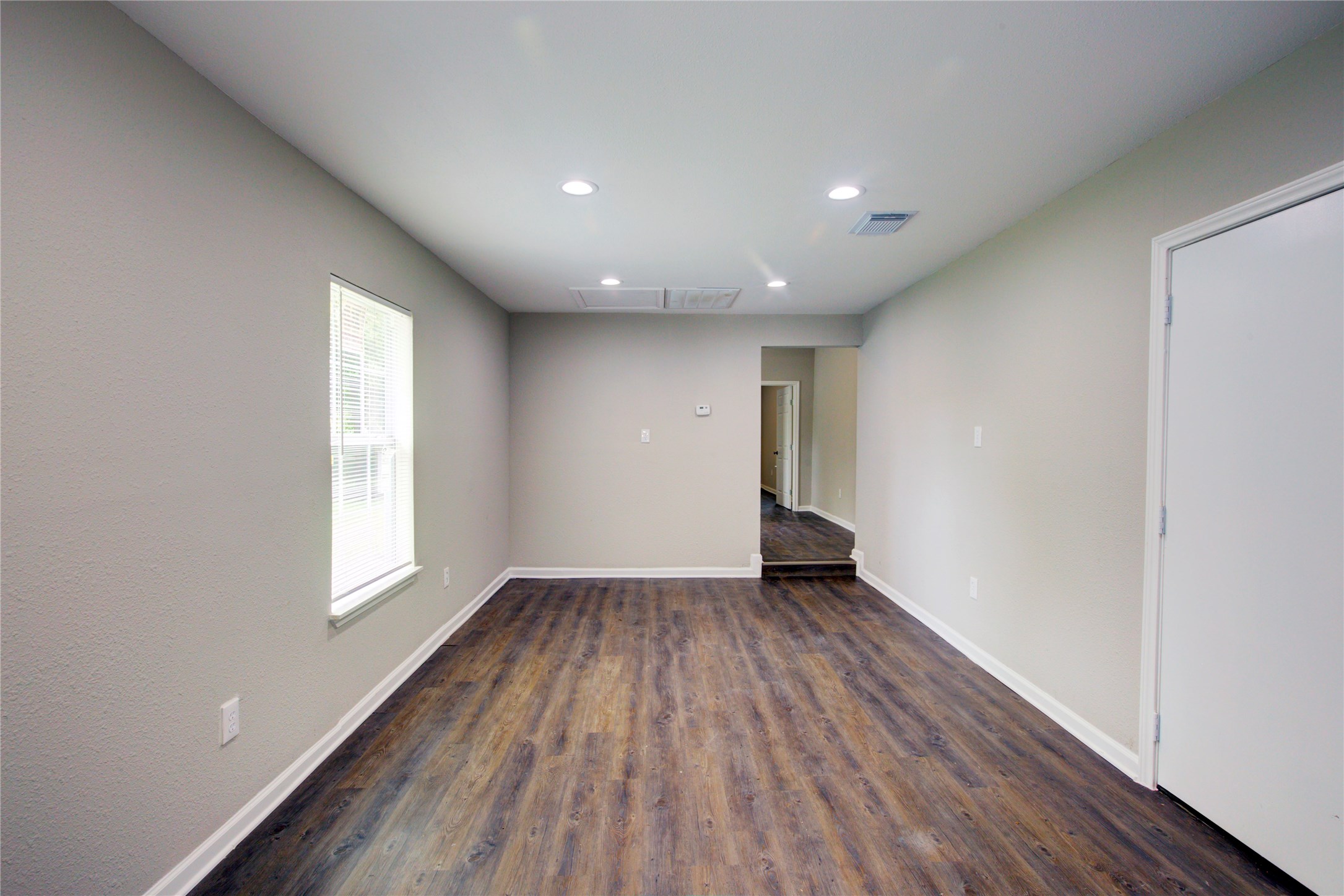 5406 Bataan Road, Houston, TX 77033