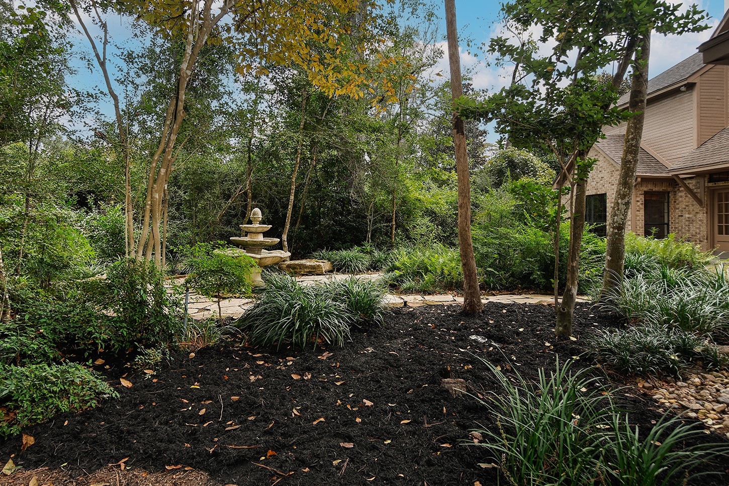 27 Firefall Court, The Woodlands, TX 77380