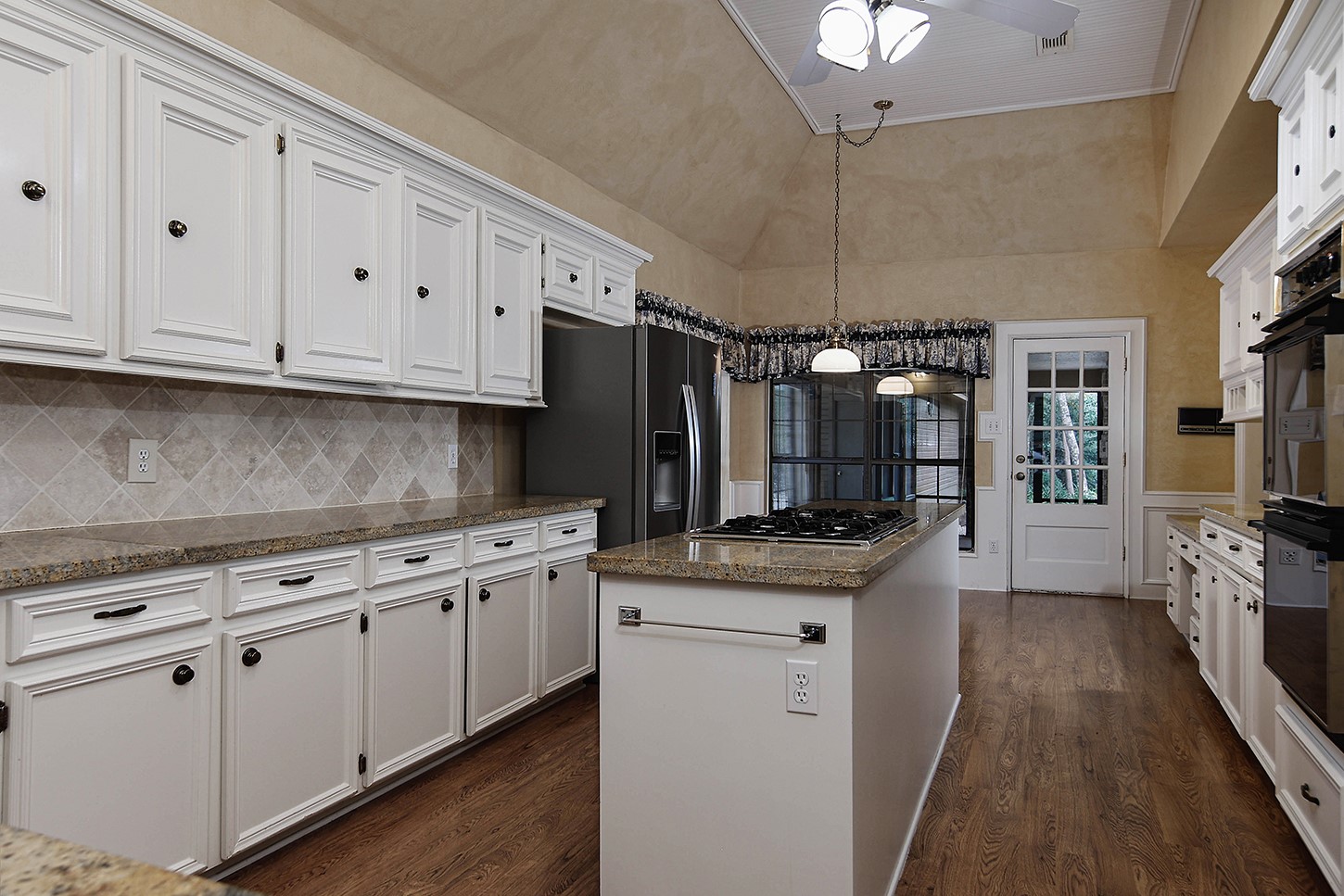 27 Firefall Court, The Woodlands, TX 77380