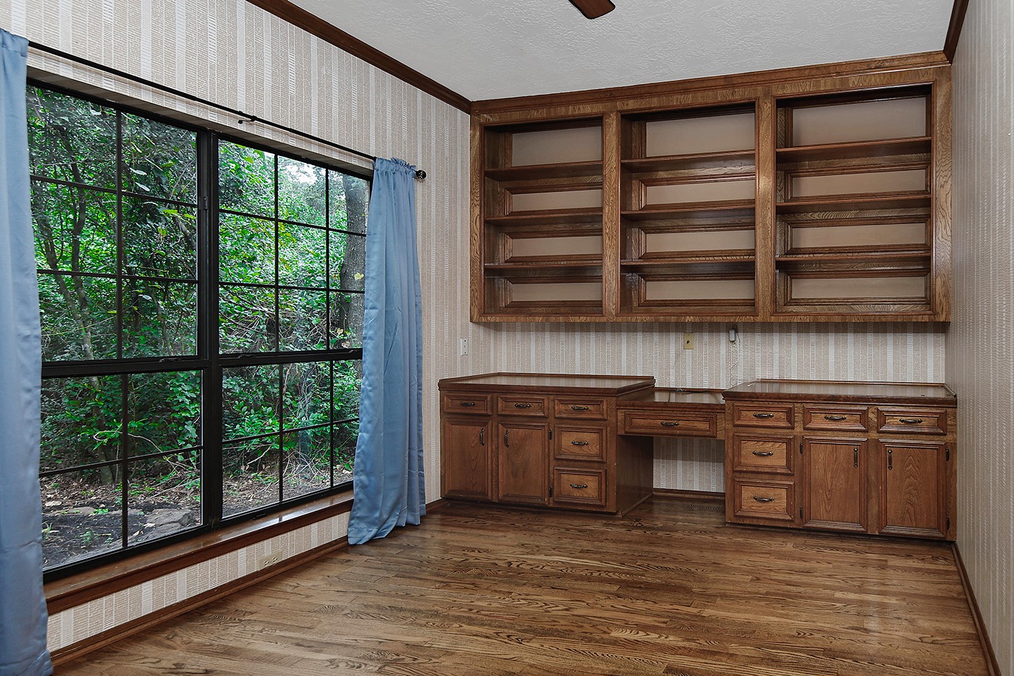 27 Firefall Court, The Woodlands, TX 77380