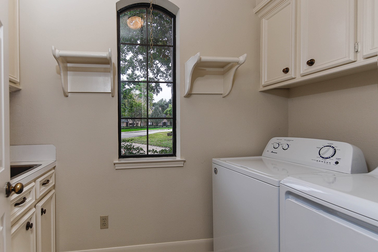 27 Firefall Court, The Woodlands, TX 77380